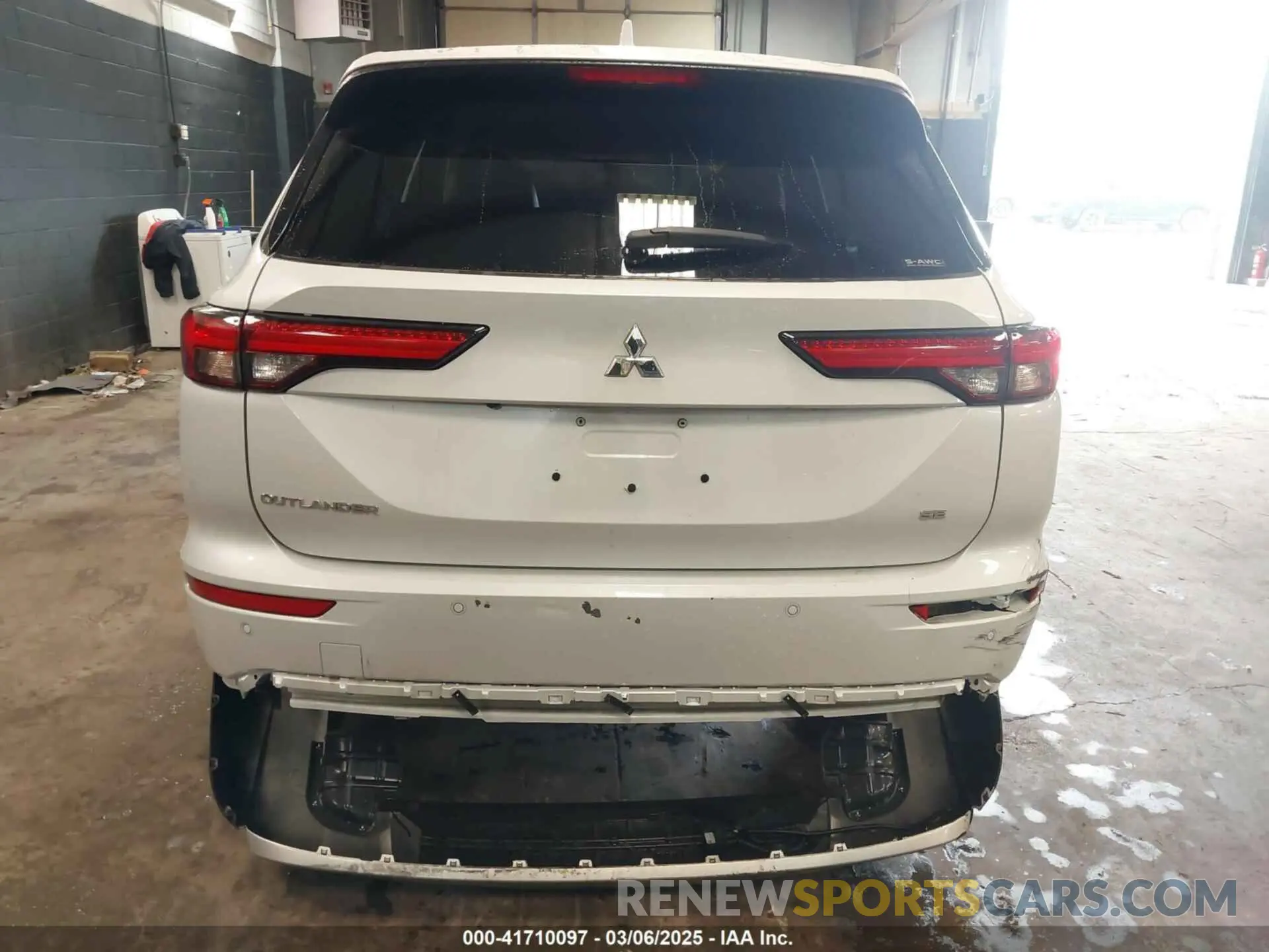 16 Photograph of a damaged car JA4J4VA81RZ040553 MITSUBISHI OUTLANDER 2024