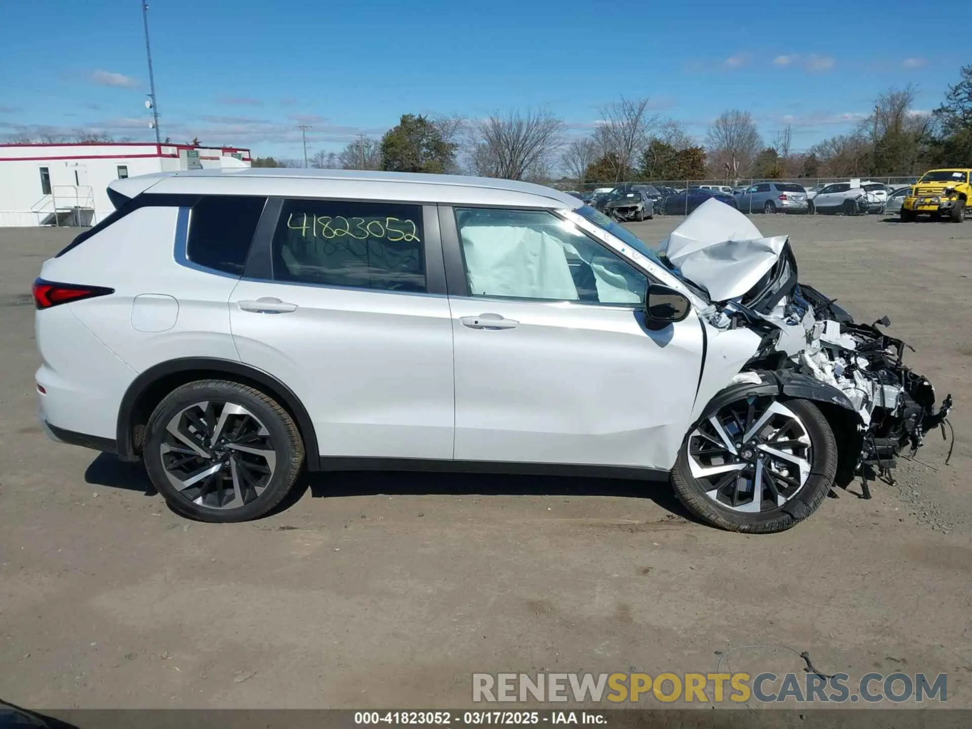 14 Photograph of a damaged car JA4J4VA81RZ075173 MITSUBISHI OUTLANDER 2024