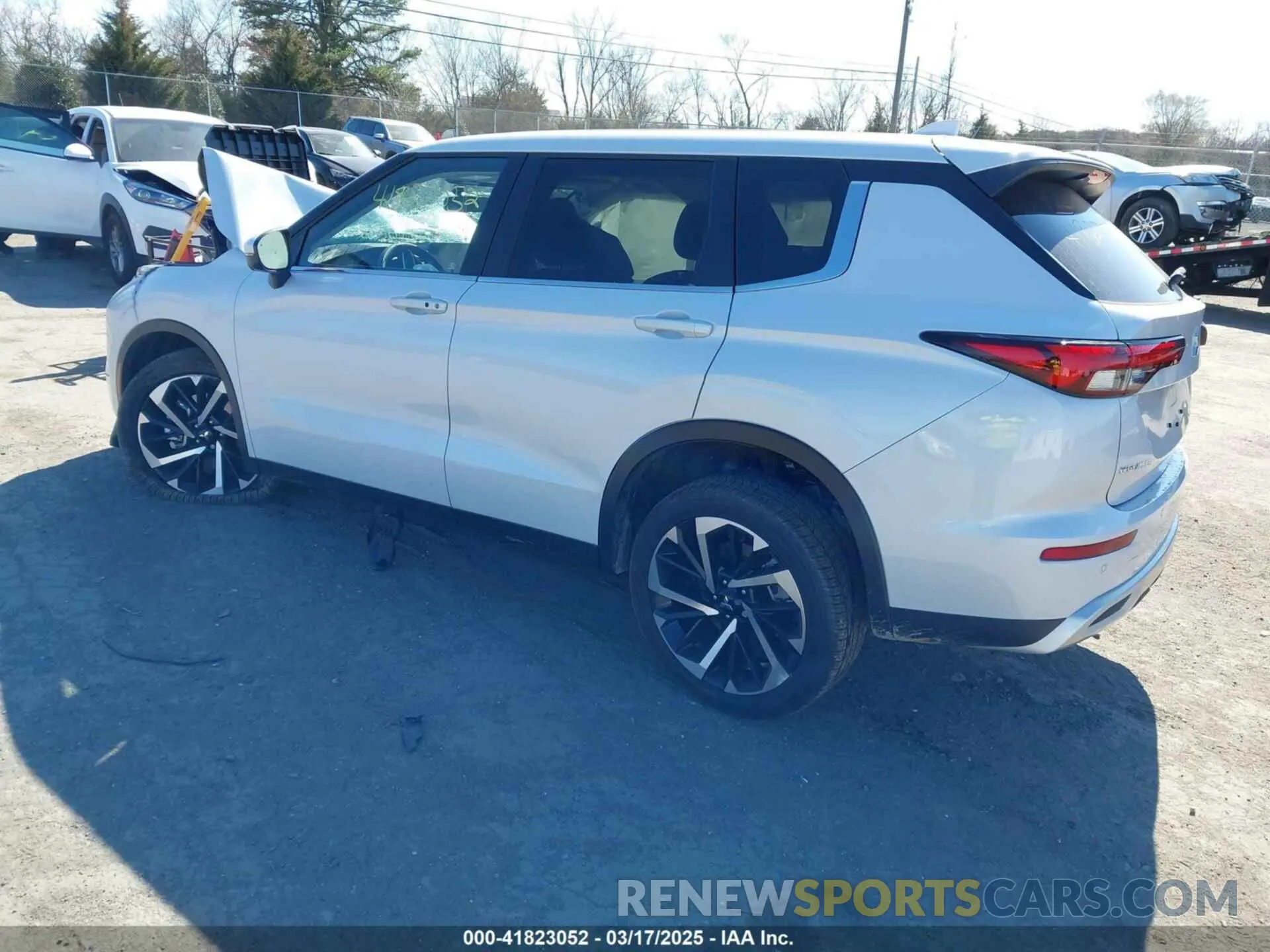 3 Photograph of a damaged car JA4J4VA81RZ075173 MITSUBISHI OUTLANDER 2024