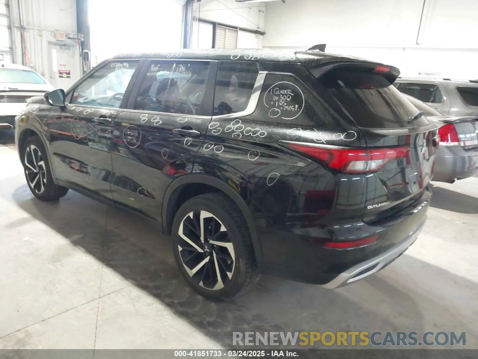 3 Фотография поврежденного автомобиля JA4J4VA82RZ013815 MITSUBISHI OUTLANDER 2024