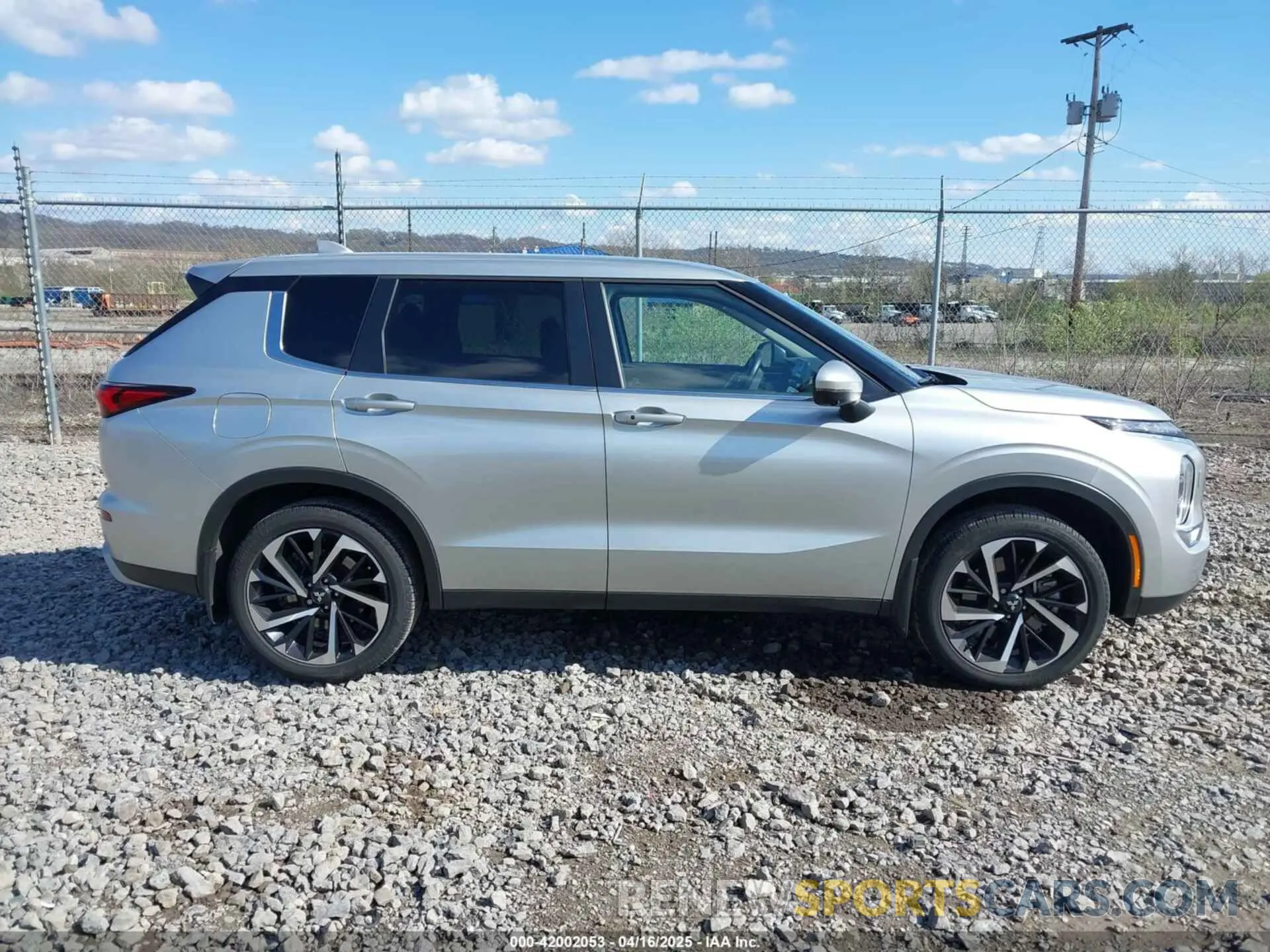 13 Фотография поврежденного автомобиля JA4J4VA84RZ004419 MITSUBISHI OUTLANDER 2024