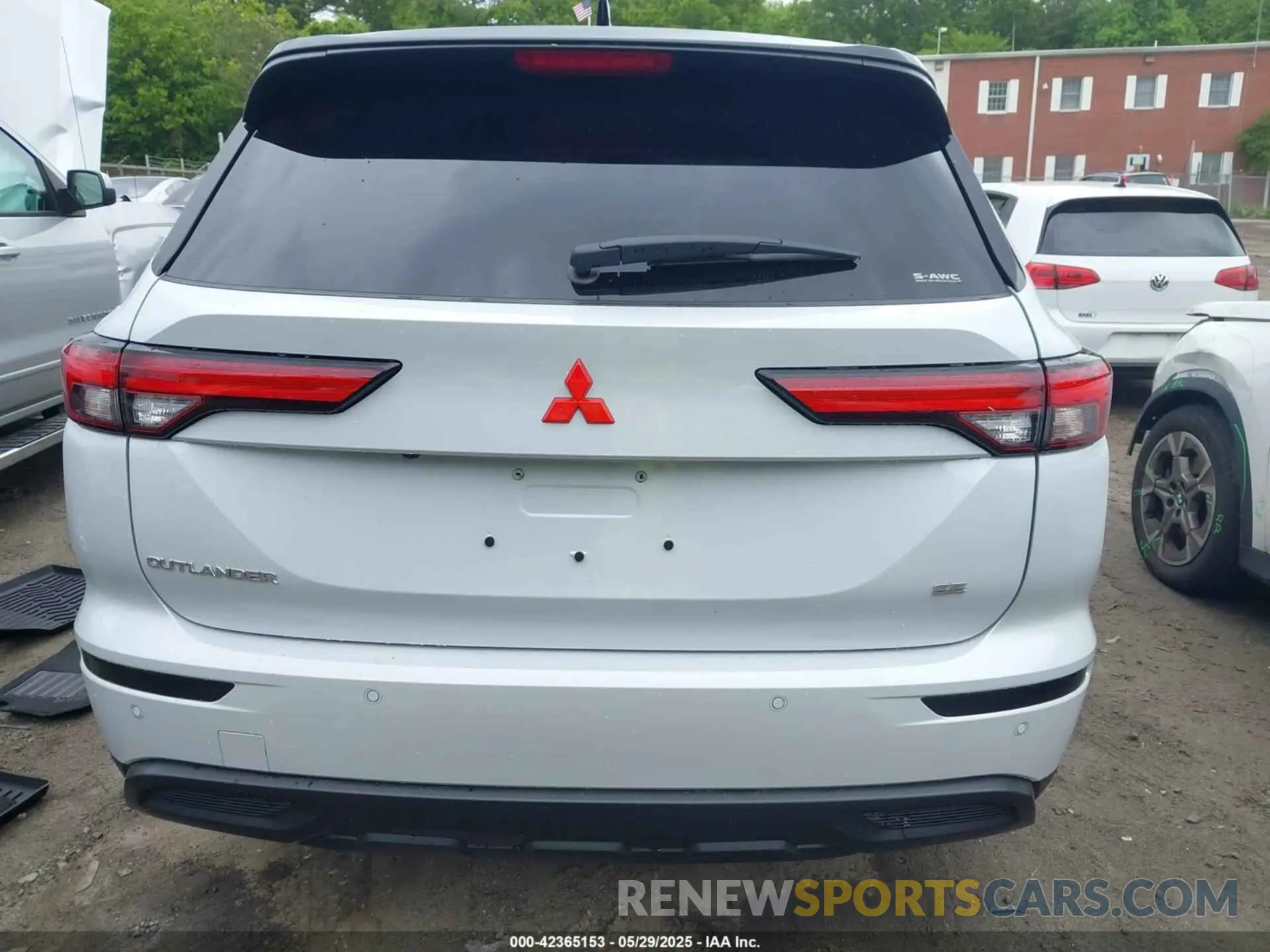 16 Photograph of a damaged car JA4J4VA84RZ077161 MITSUBISHI OUTLANDER 2024