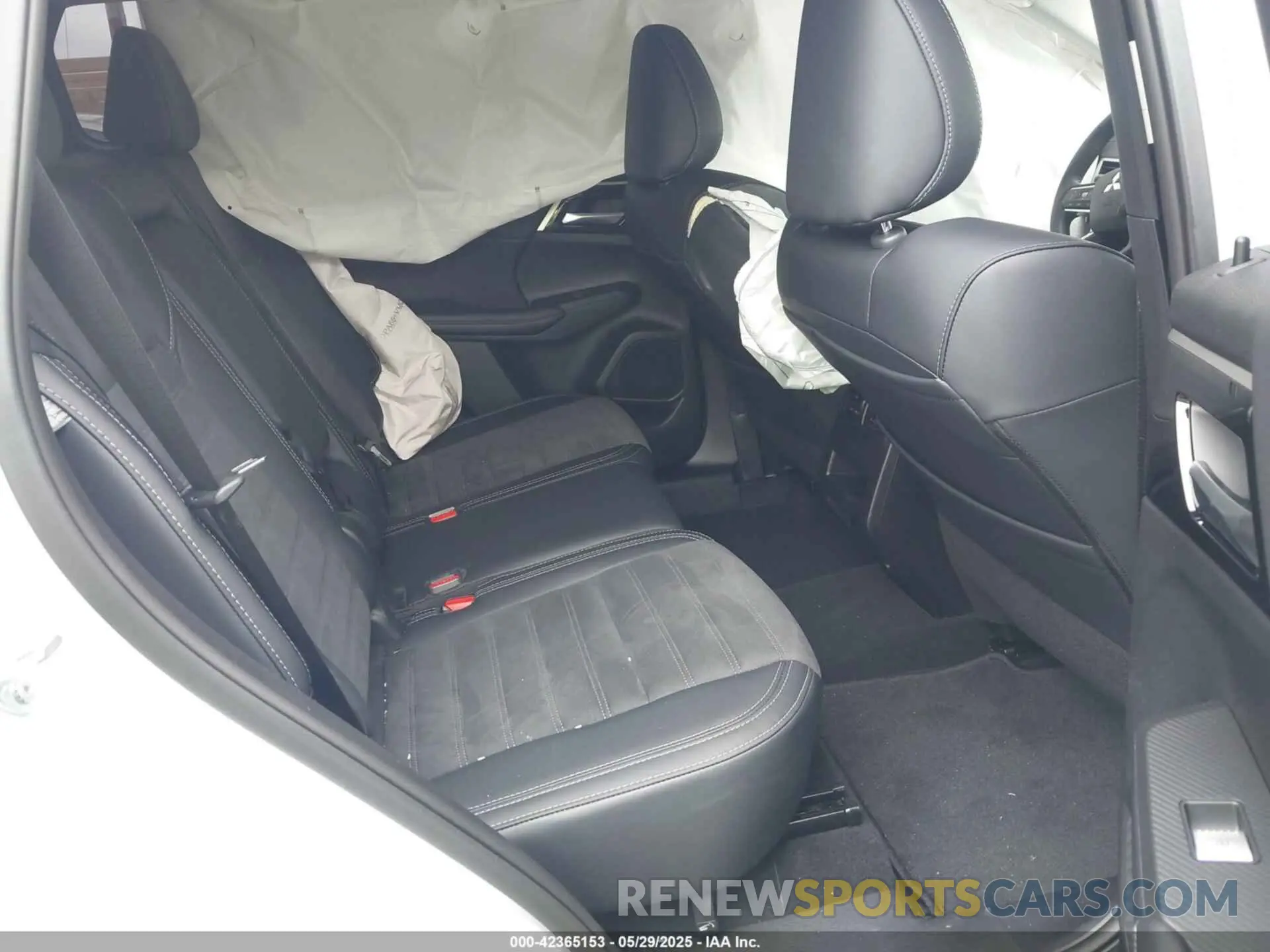 8 Photograph of a damaged car JA4J4VA84RZ077161 MITSUBISHI OUTLANDER 2024