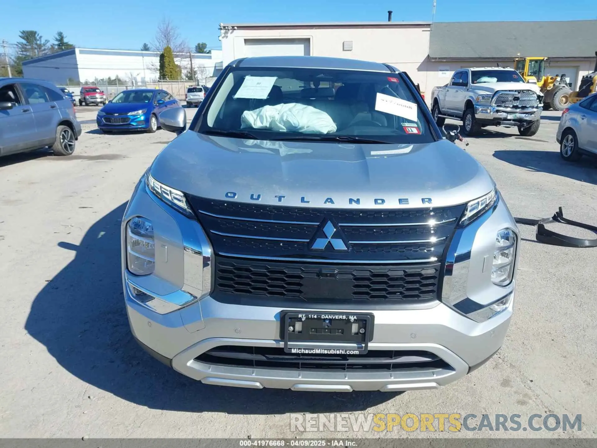 13 Фотография поврежденного автомобиля JA4J4VA84RZ081484 MITSUBISHI OUTLANDER 2024