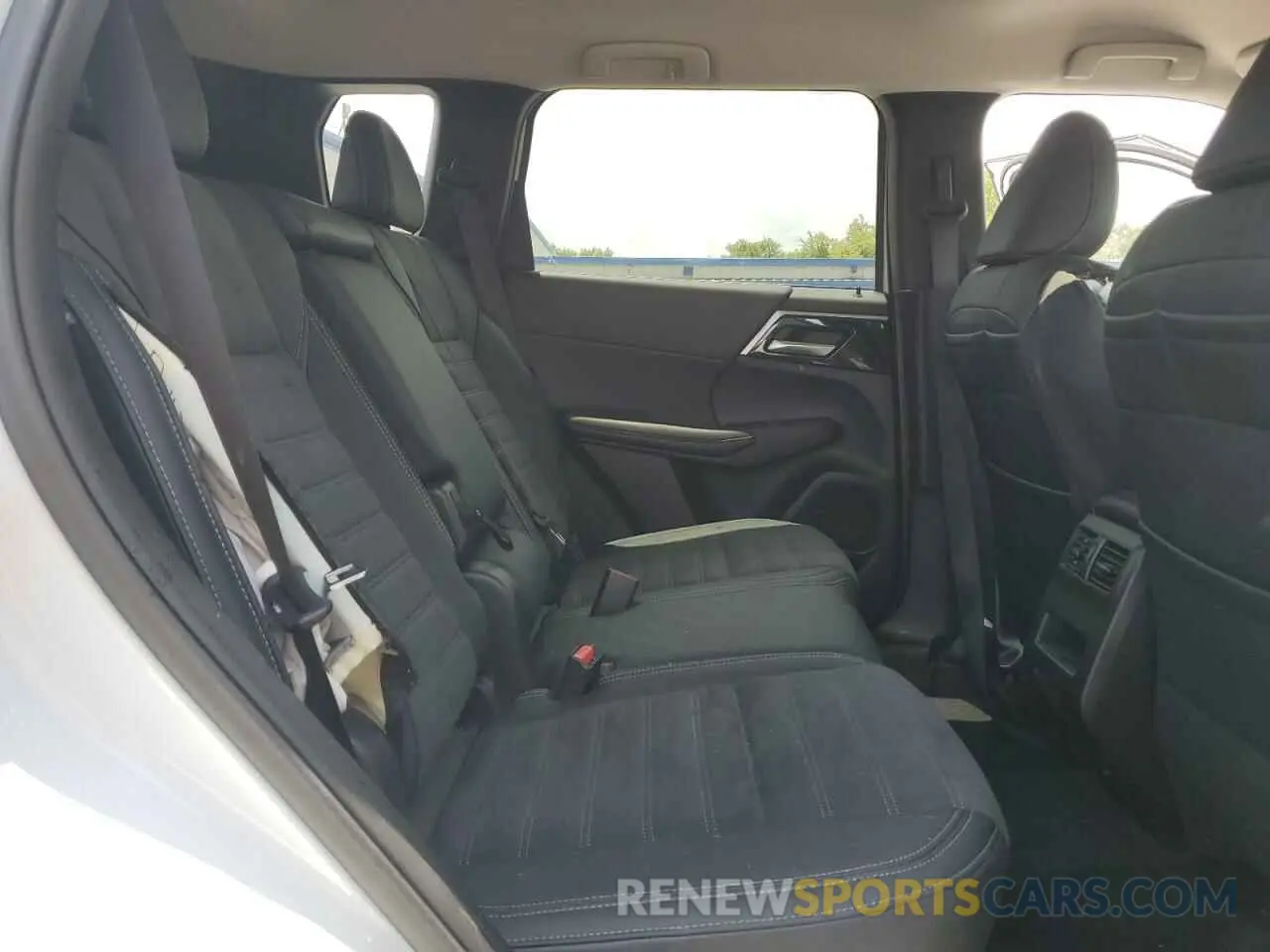 11 Фотография поврежденного автомобиля JA4J4VA84RZ082618 MITSUBISHI OUTLANDER 2024