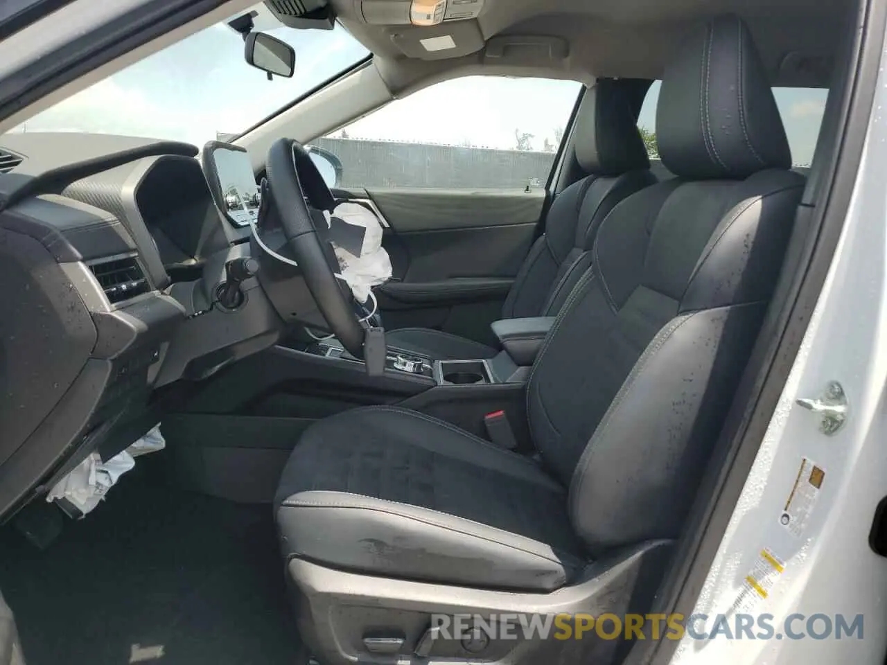 7 Фотография поврежденного автомобиля JA4J4VA84RZ082618 MITSUBISHI OUTLANDER 2024