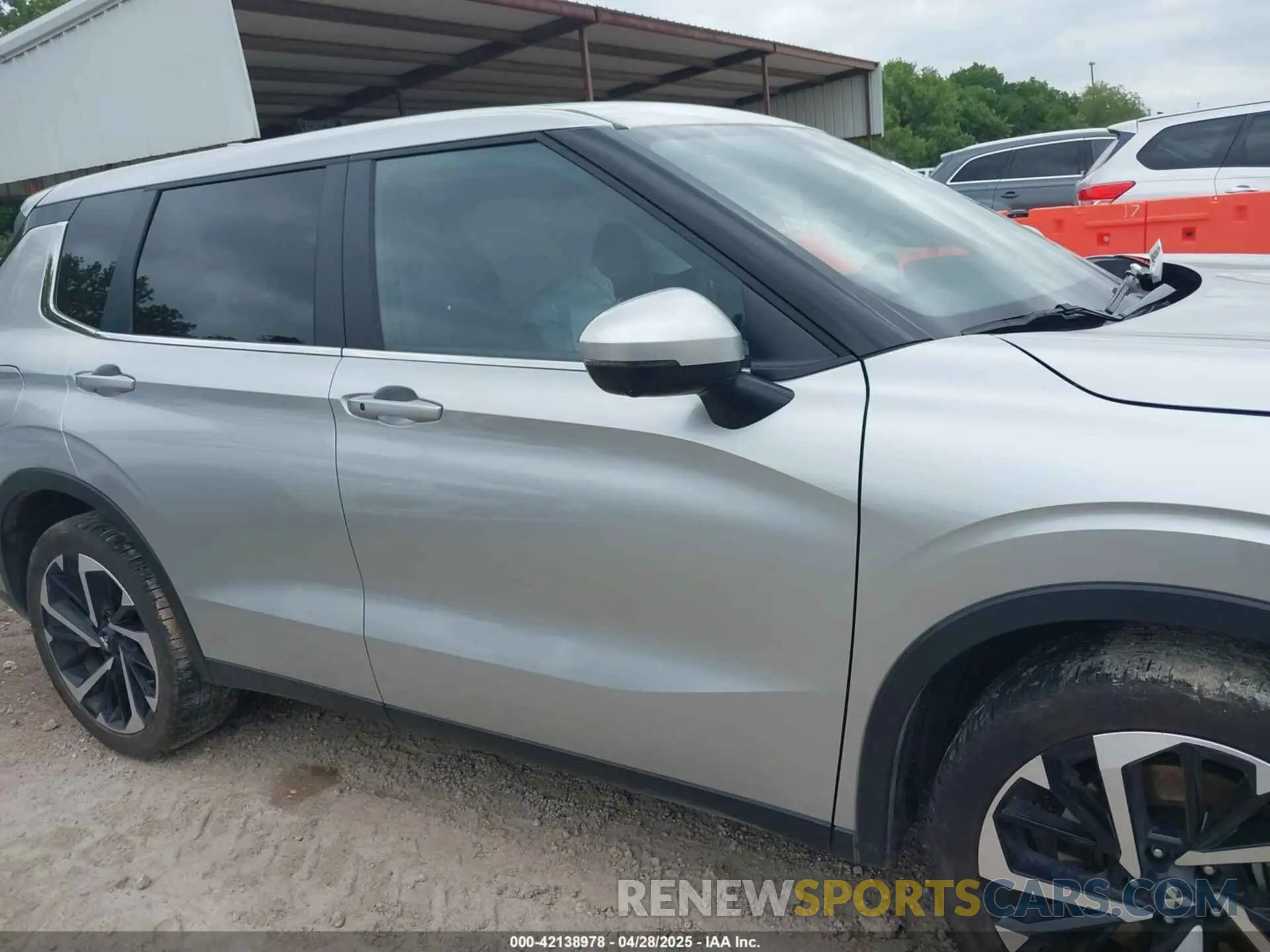 13 Фотография поврежденного автомобиля JA4J4VA85RZ050308 MITSUBISHI OUTLANDER 2024
