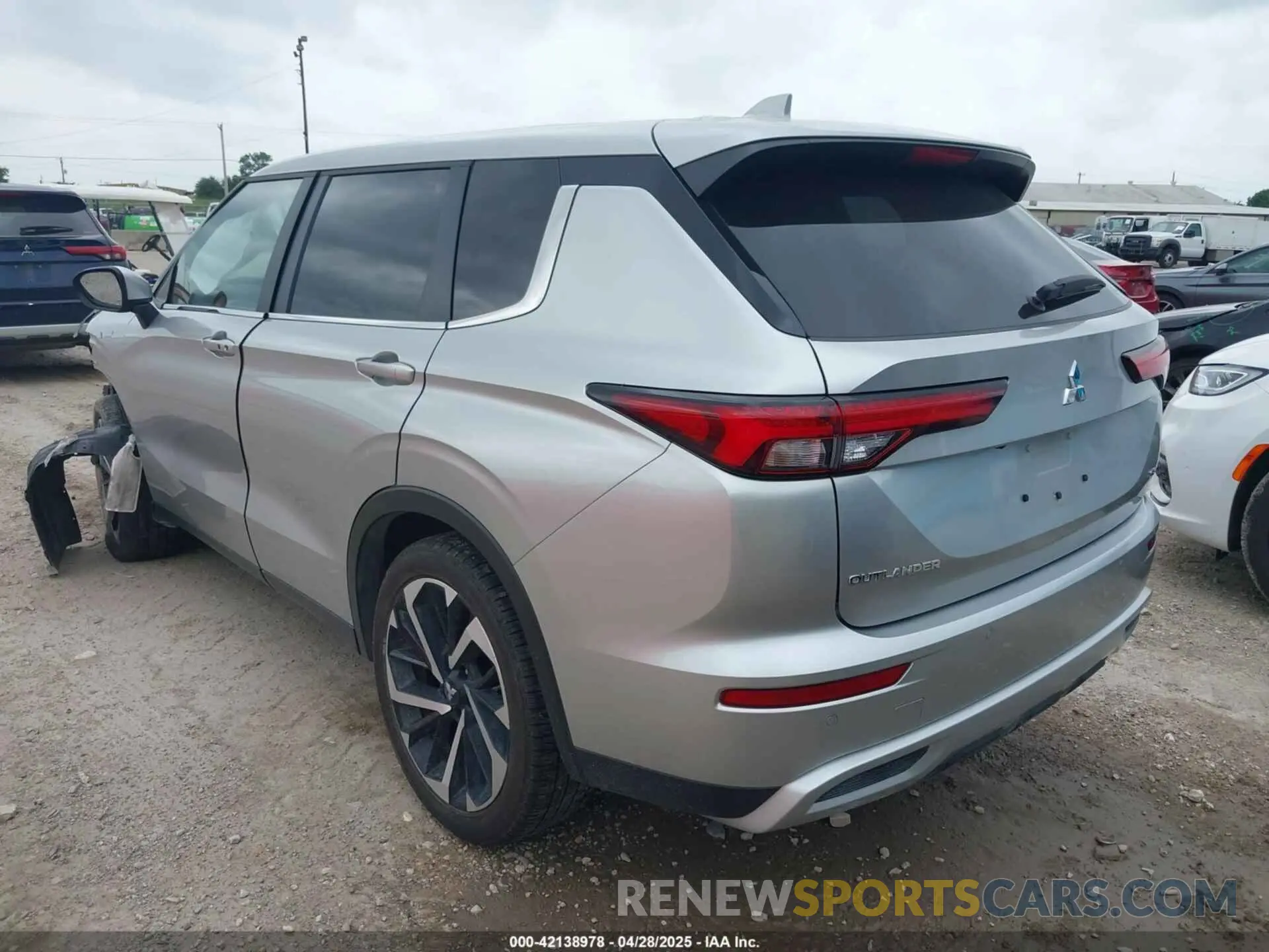 3 Фотография поврежденного автомобиля JA4J4VA85RZ050308 MITSUBISHI OUTLANDER 2024