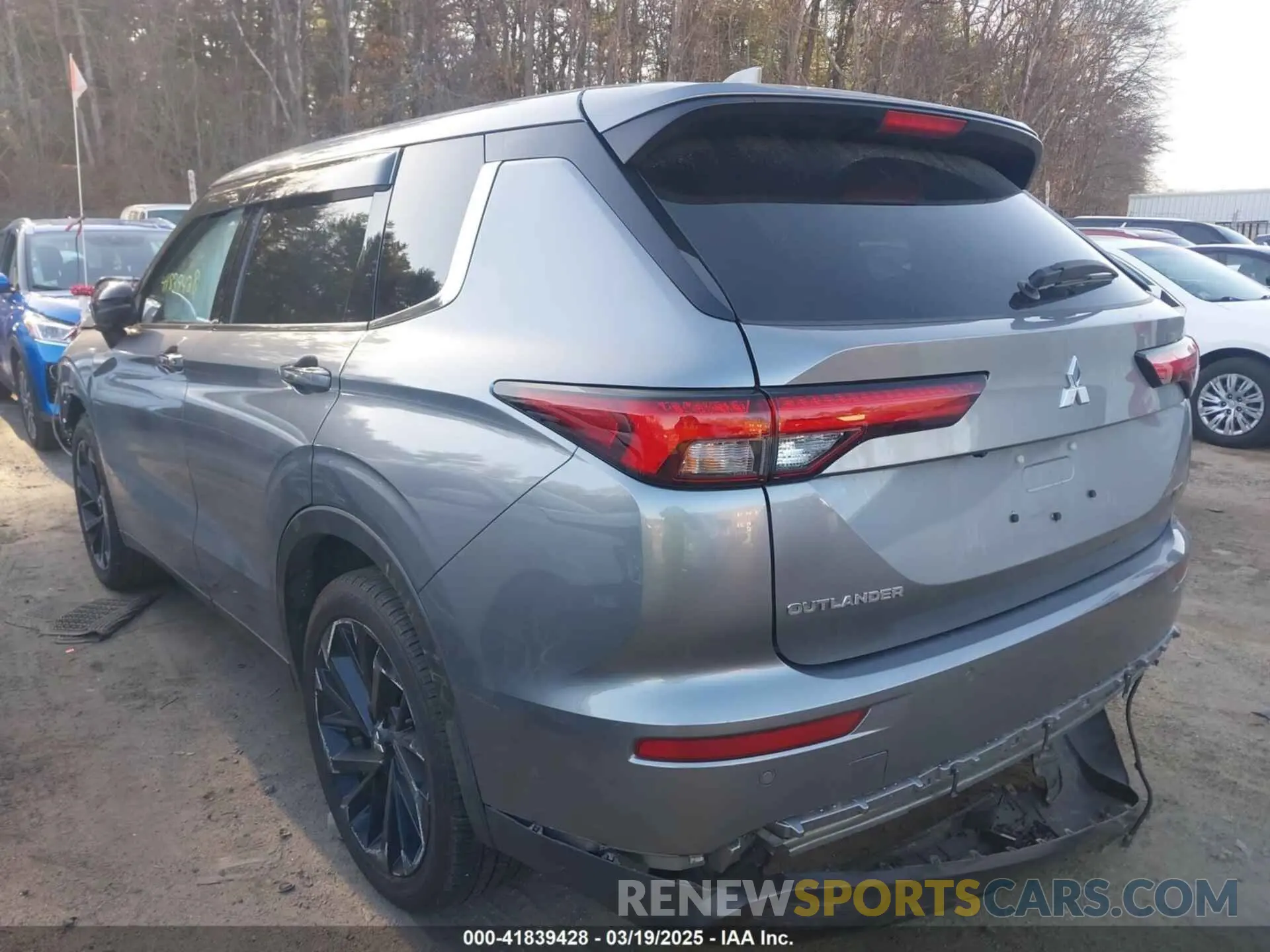 3 Photograph of a damaged car JA4J4VA86RZ035493 MITSUBISHI OUTLANDER 2024