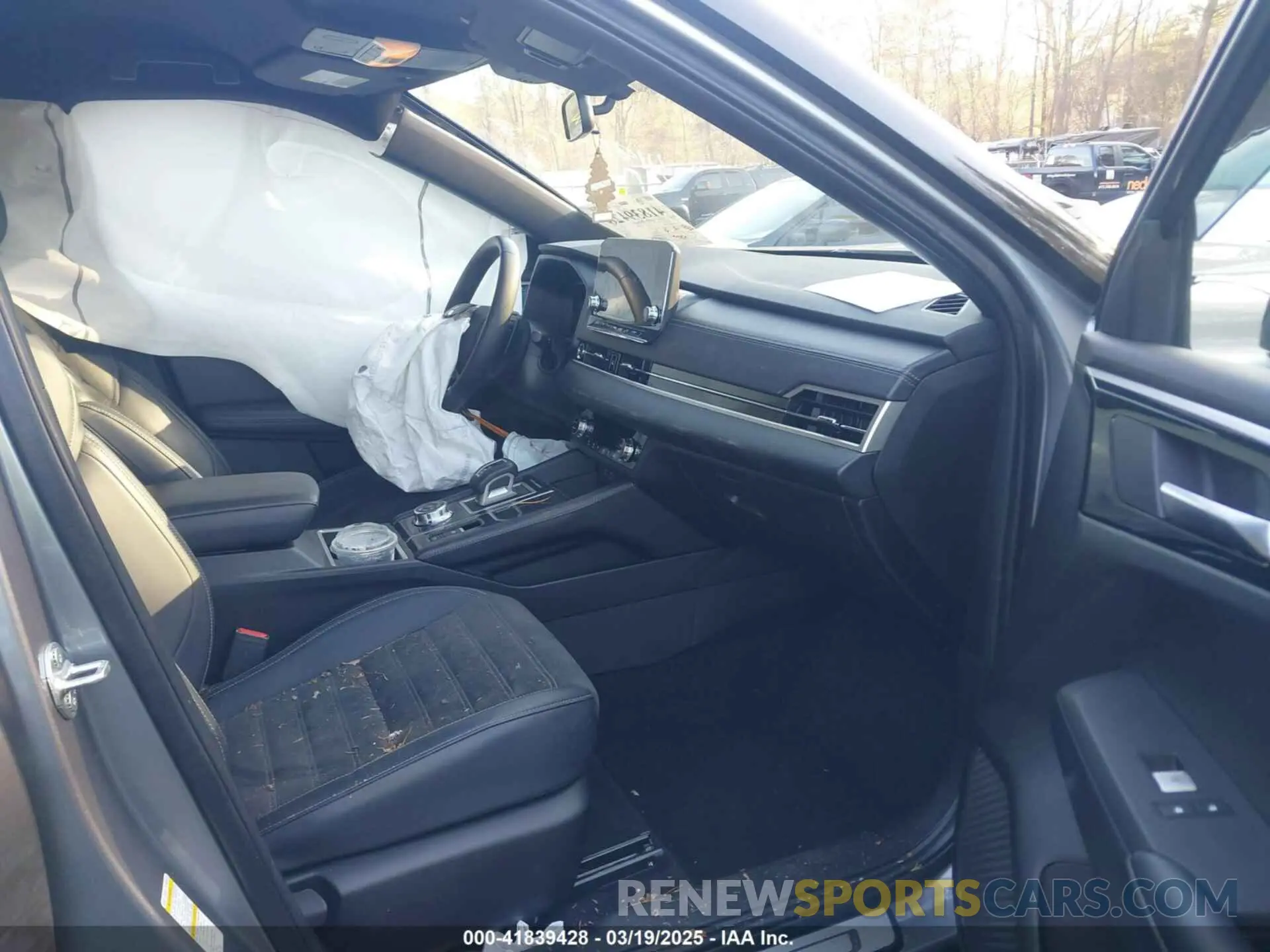 5 Photograph of a damaged car JA4J4VA86RZ035493 MITSUBISHI OUTLANDER 2024