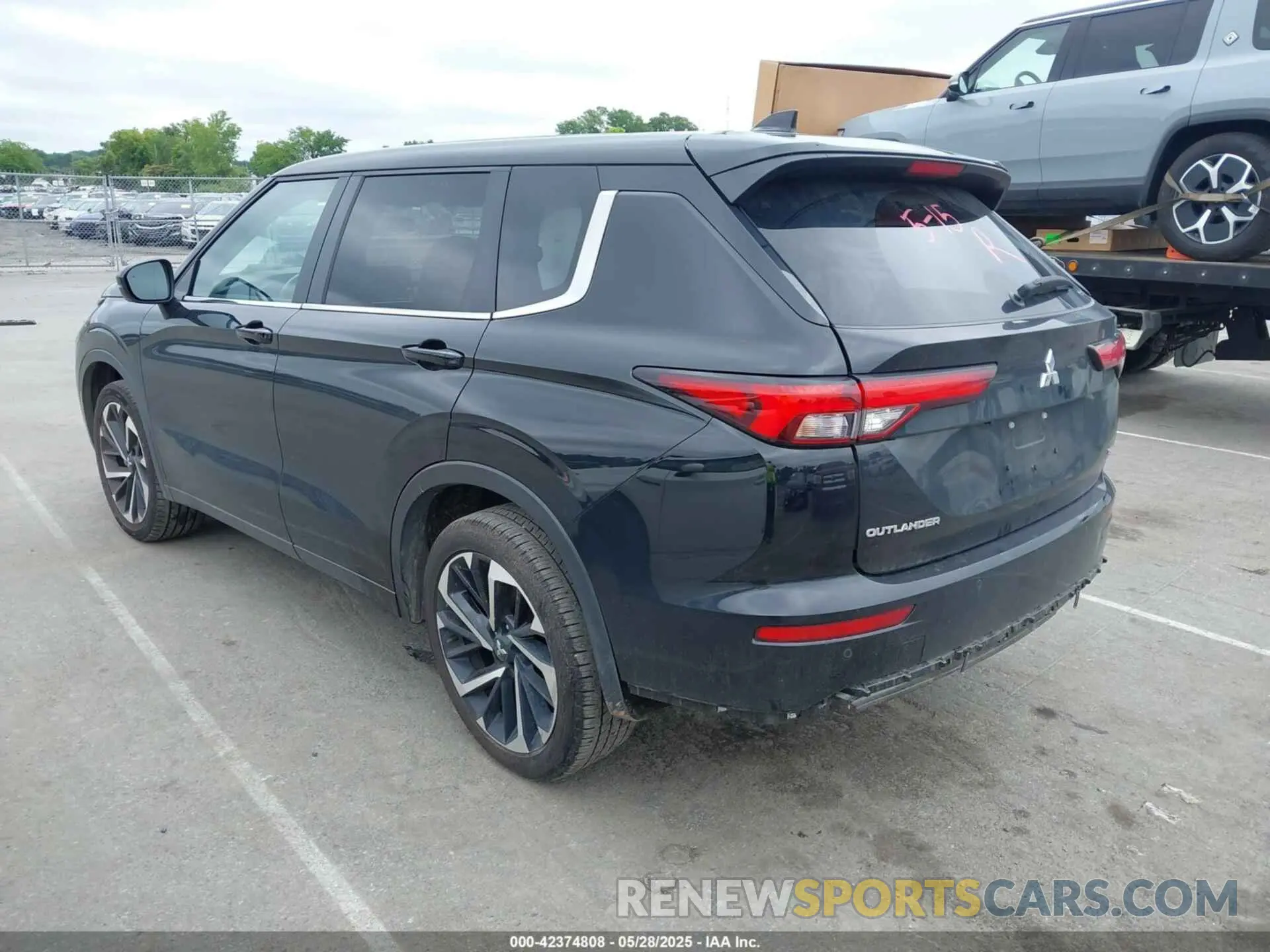 3 Фотография поврежденного автомобиля JA4J4VA86RZ039124 MITSUBISHI OUTLANDER 2024