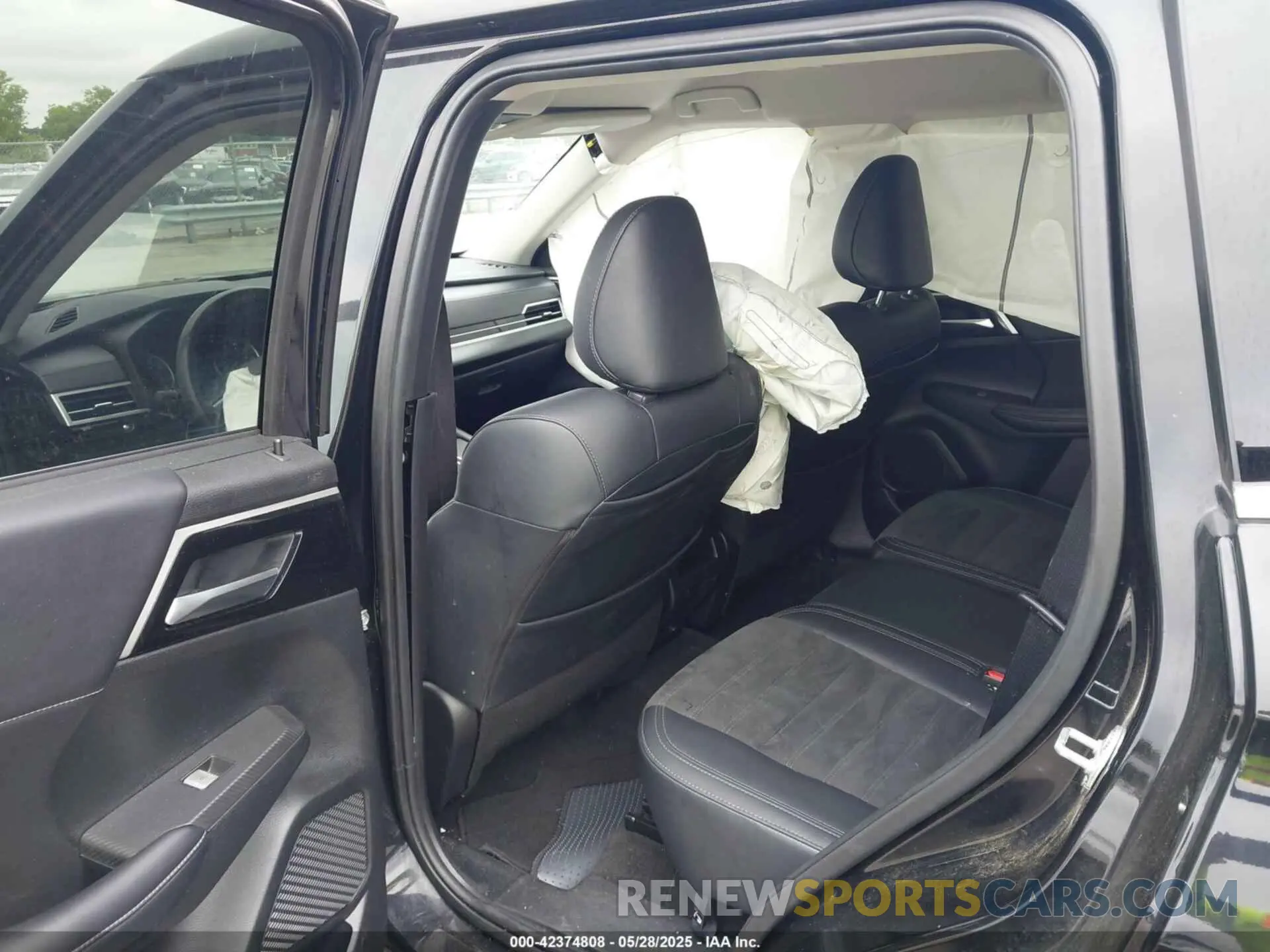 8 Фотография поврежденного автомобиля JA4J4VA86RZ039124 MITSUBISHI OUTLANDER 2024