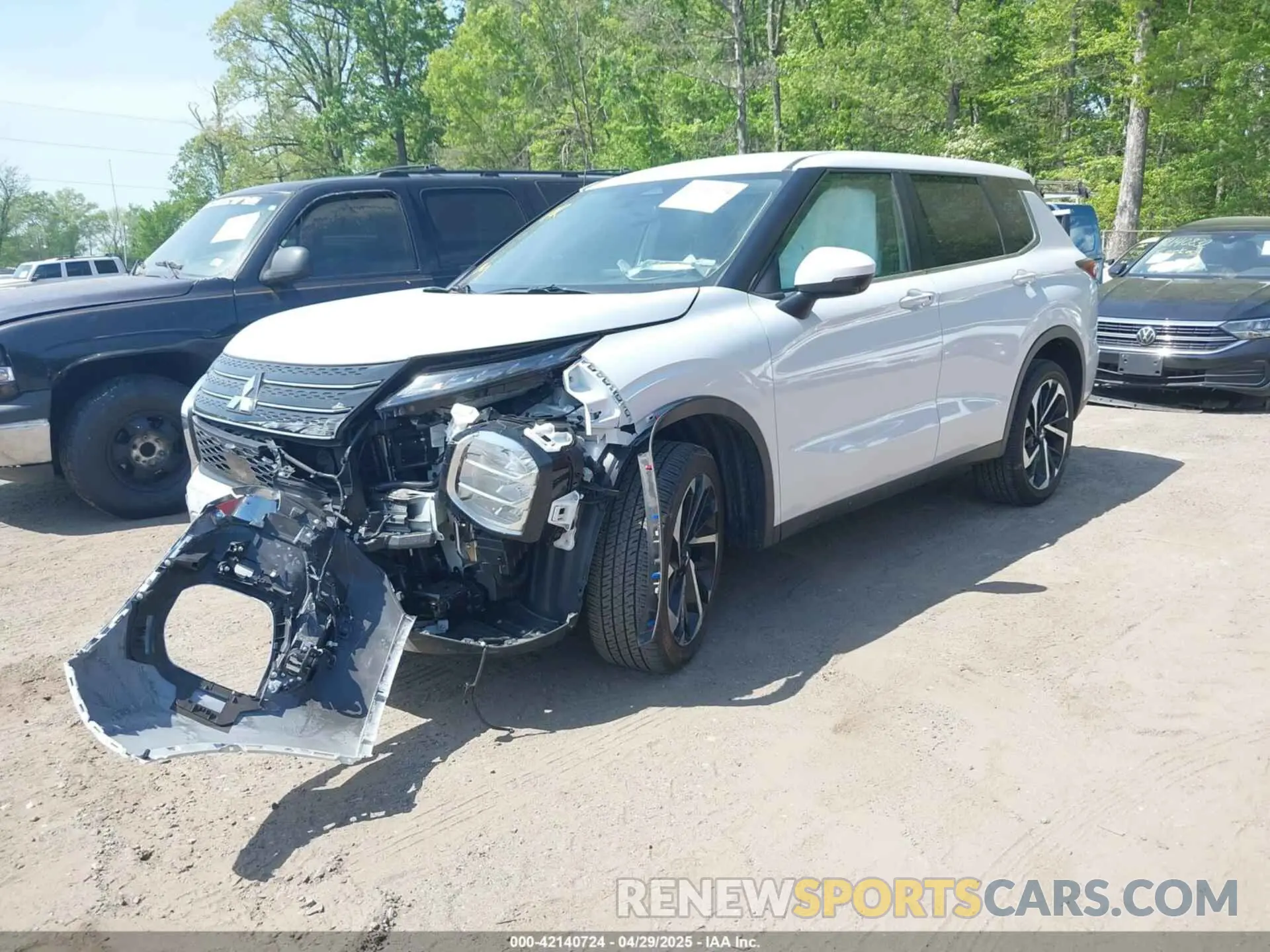 2 Фотография поврежденного автомобиля JA4J4VA86RZ049734 MITSUBISHI OUTLANDER 2024