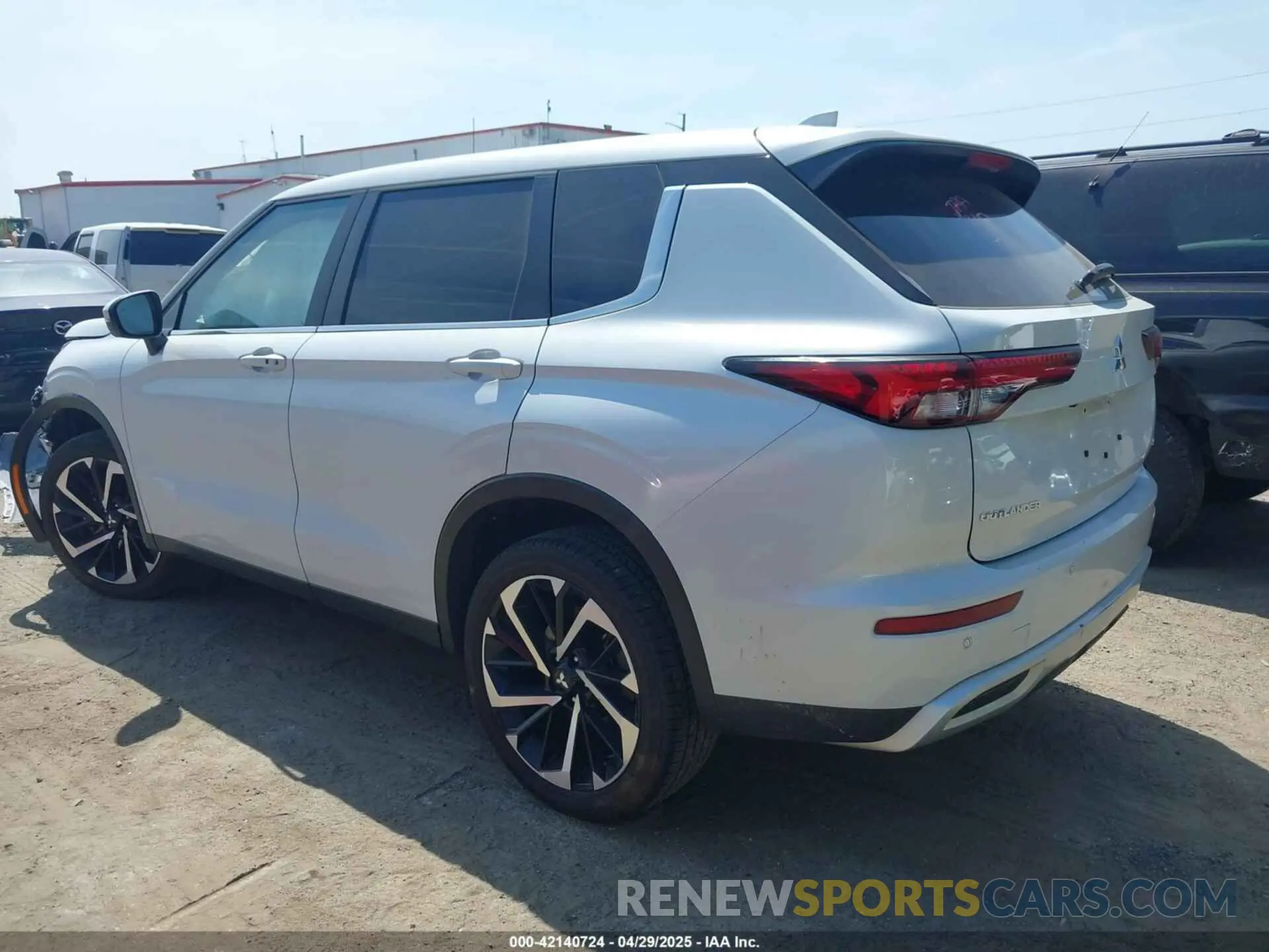 3 Фотография поврежденного автомобиля JA4J4VA86RZ049734 MITSUBISHI OUTLANDER 2024