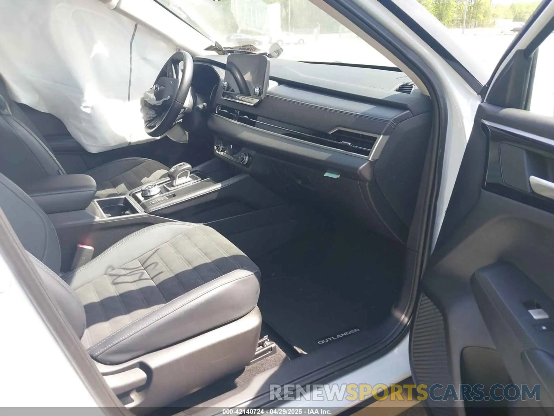 5 Фотография поврежденного автомобиля JA4J4VA86RZ049734 MITSUBISHI OUTLANDER 2024