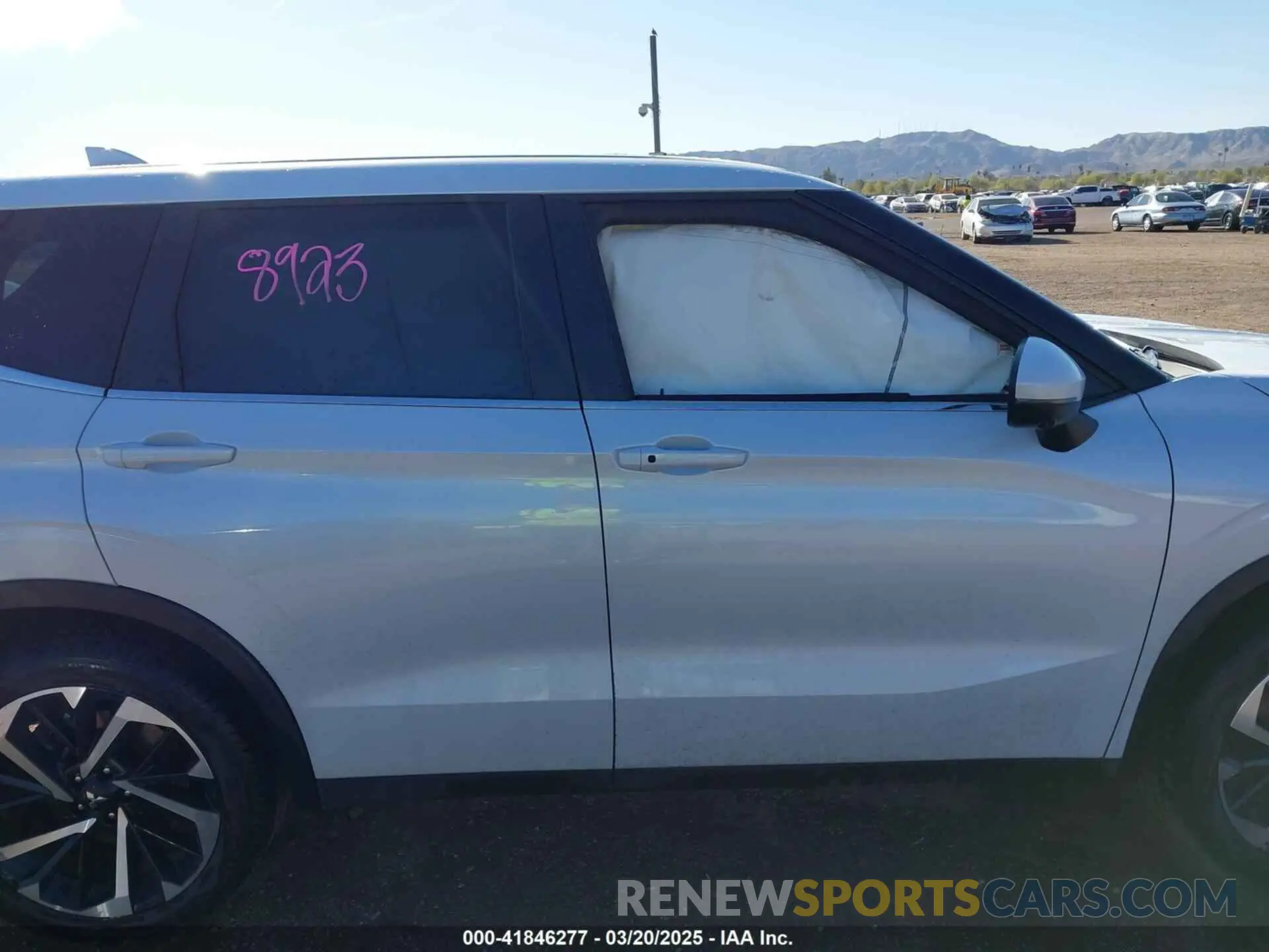 13 Фотография поврежденного автомобиля JA4J4VA86RZ081910 MITSUBISHI OUTLANDER 2024