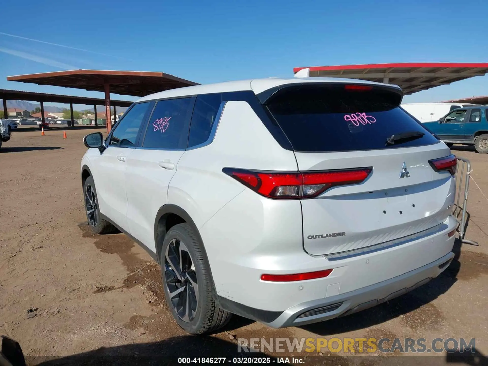3 Фотография поврежденного автомобиля JA4J4VA86RZ081910 MITSUBISHI OUTLANDER 2024