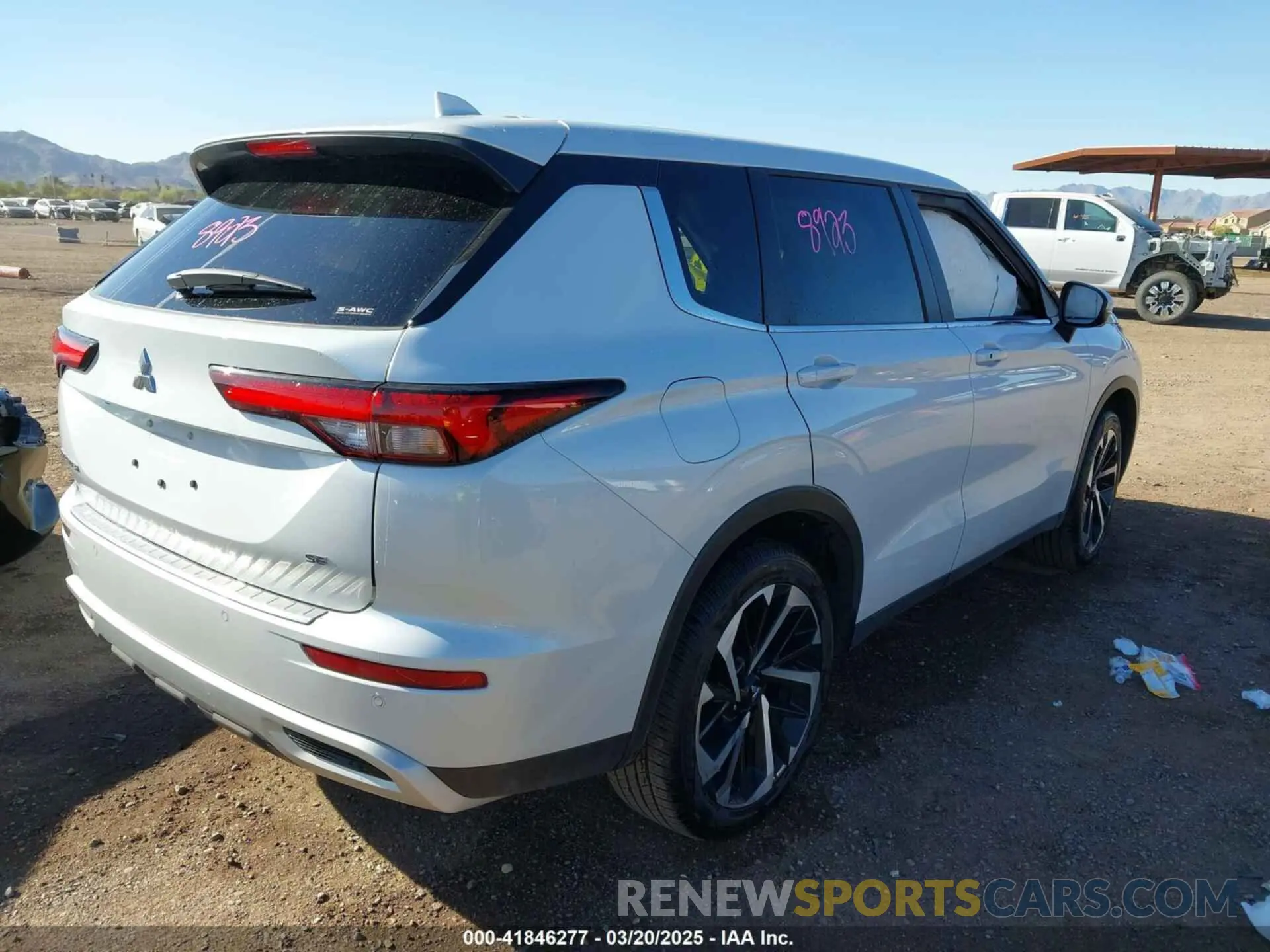 4 Фотография поврежденного автомобиля JA4J4VA86RZ081910 MITSUBISHI OUTLANDER 2024