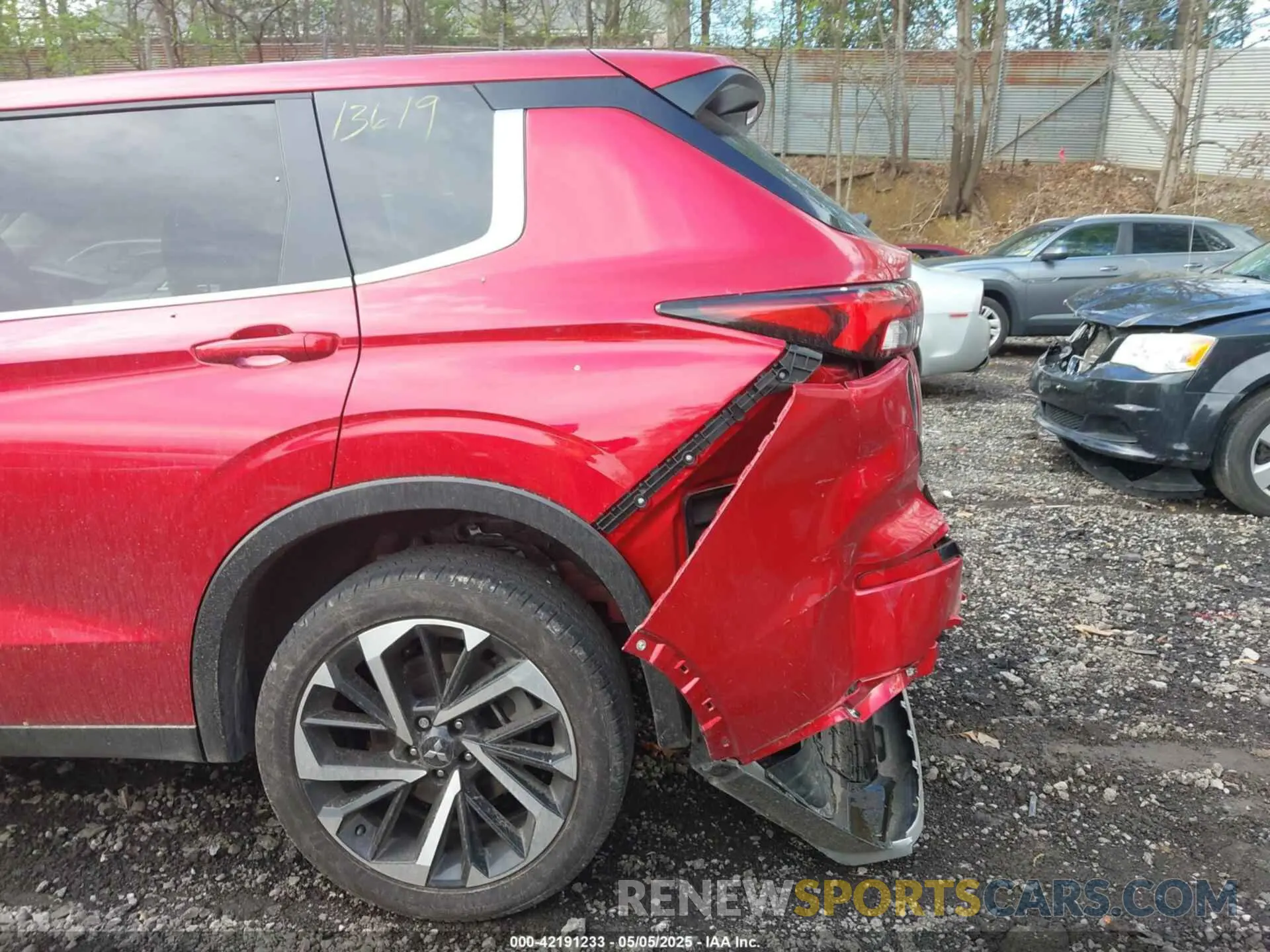 19 Фотография поврежденного автомобиля JA4J4VA87RZ052447 MITSUBISHI OUTLANDER 2024