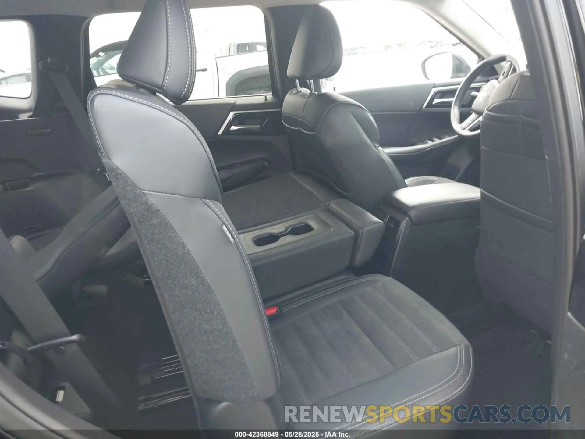 8 Фотография поврежденного автомобиля JA4J4VA87RZ077364 MITSUBISHI OUTLANDER 2024