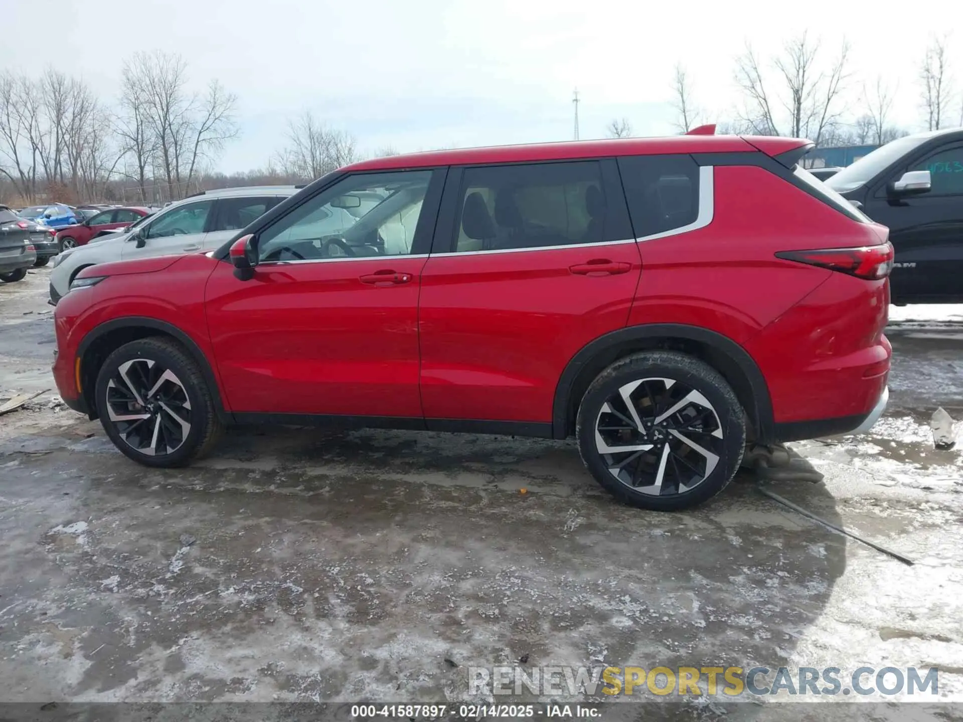 14 Фотография поврежденного автомобиля JA4J4VA88RZ025614 MITSUBISHI OUTLANDER 2024