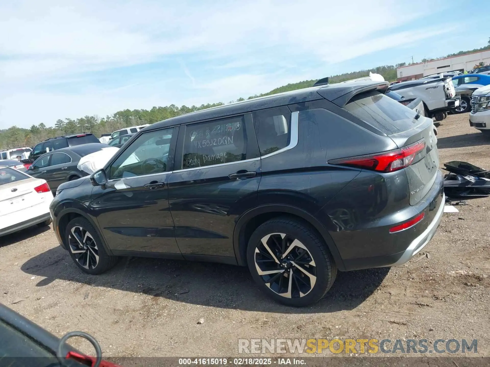 14 Фотография поврежденного автомобиля JA4J4VA88RZ082847 MITSUBISHI OUTLANDER 2024