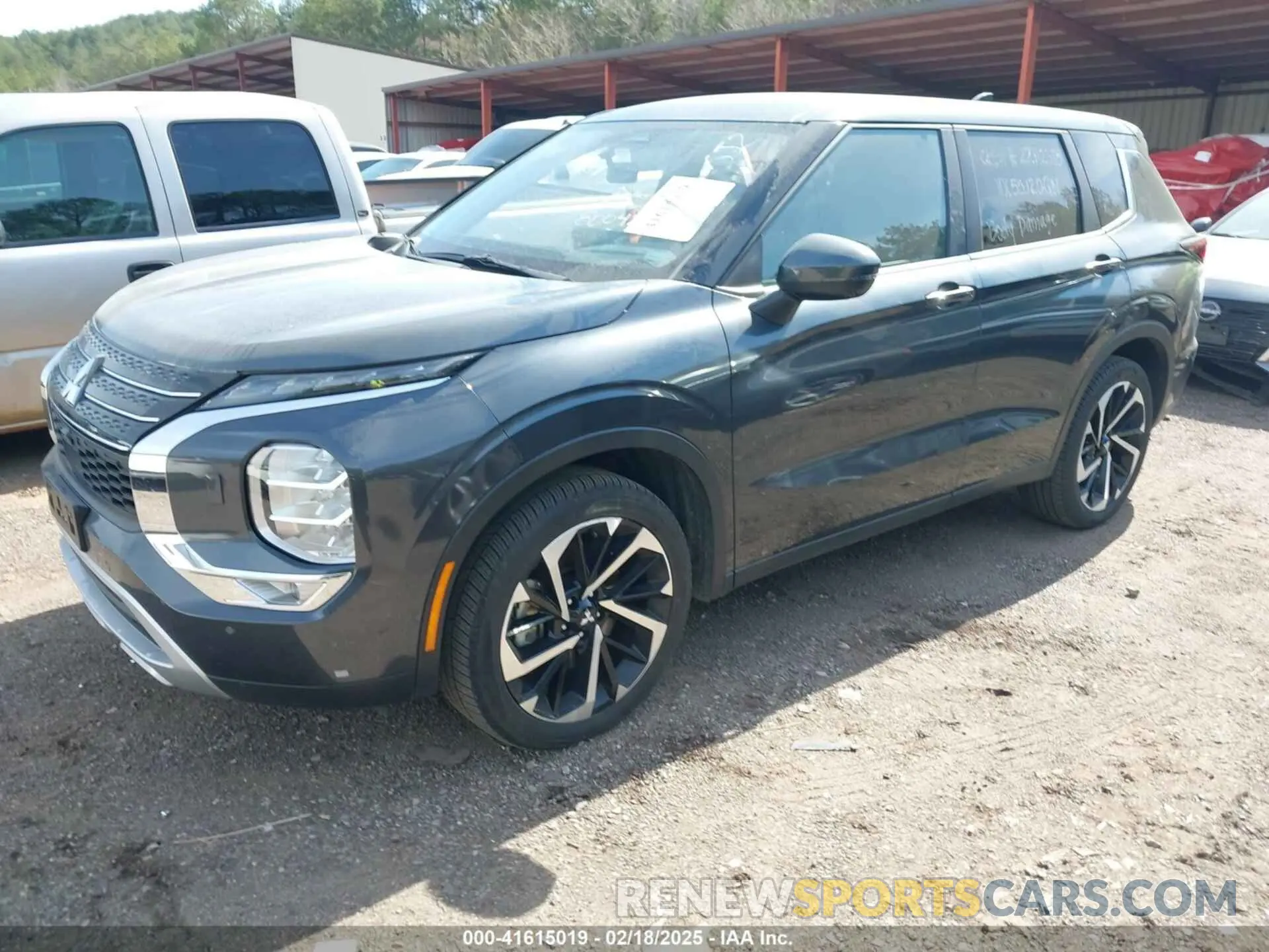 2 Фотография поврежденного автомобиля JA4J4VA88RZ082847 MITSUBISHI OUTLANDER 2024
