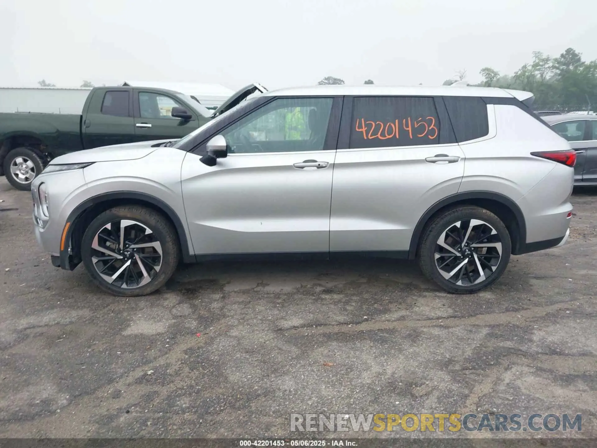 14 Фотография поврежденного автомобиля JA4J4VA89RZ021832 MITSUBISHI OUTLANDER 2024
