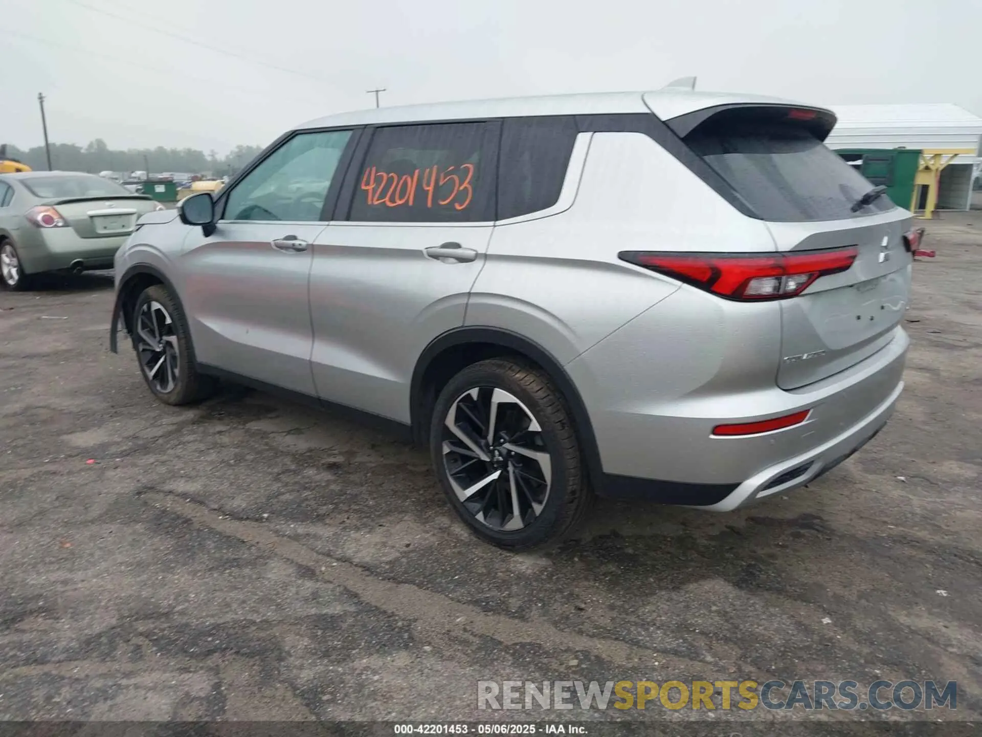 3 Фотография поврежденного автомобиля JA4J4VA89RZ021832 MITSUBISHI OUTLANDER 2024