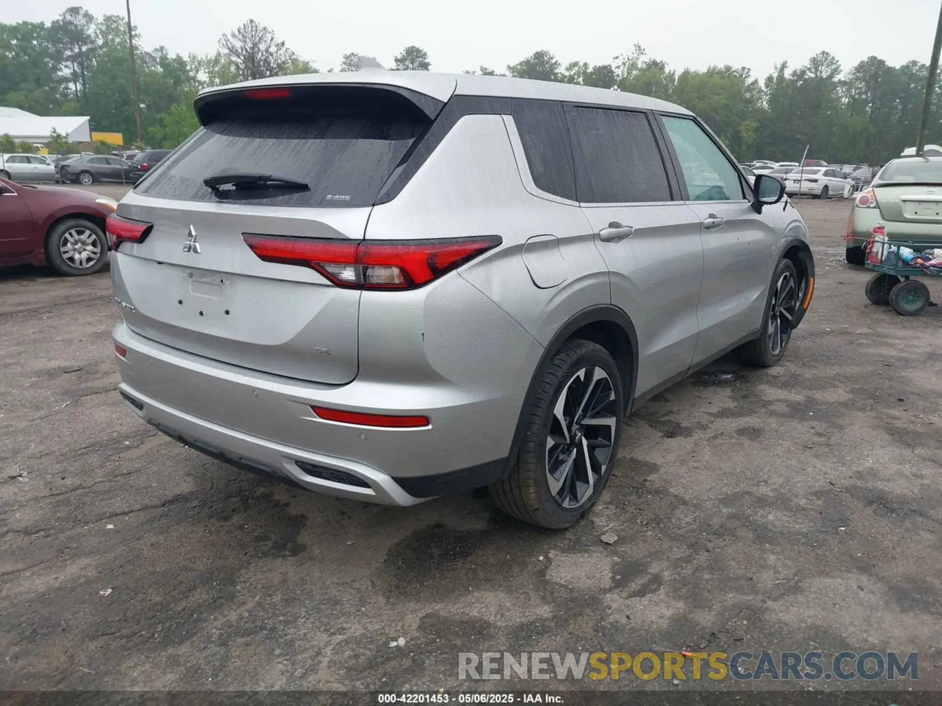 4 Фотография поврежденного автомобиля JA4J4VA89RZ021832 MITSUBISHI OUTLANDER 2024