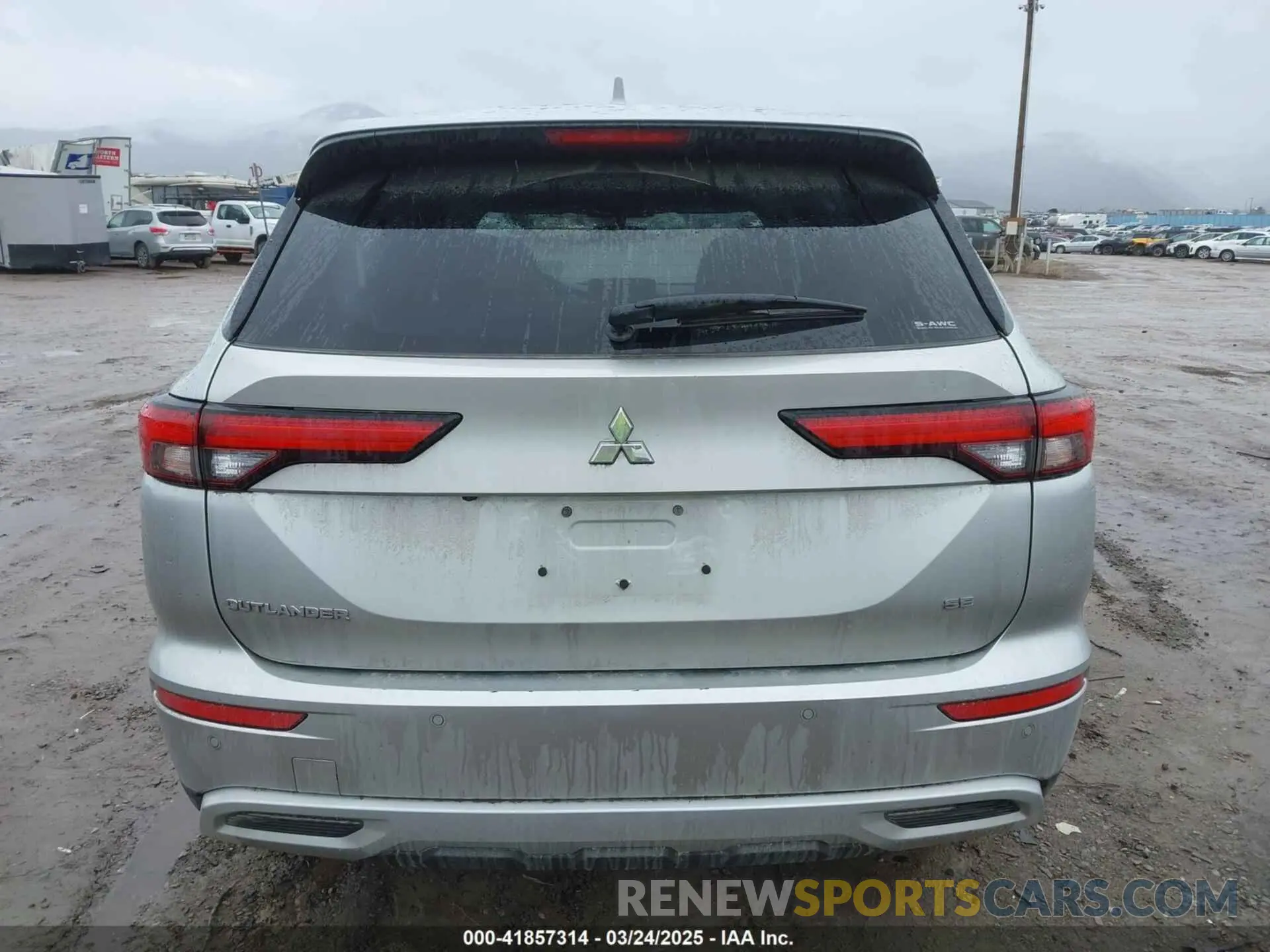 17 Photograph of a damaged car JA4J4VA89RZ063045 MITSUBISHI OUTLANDER 2024