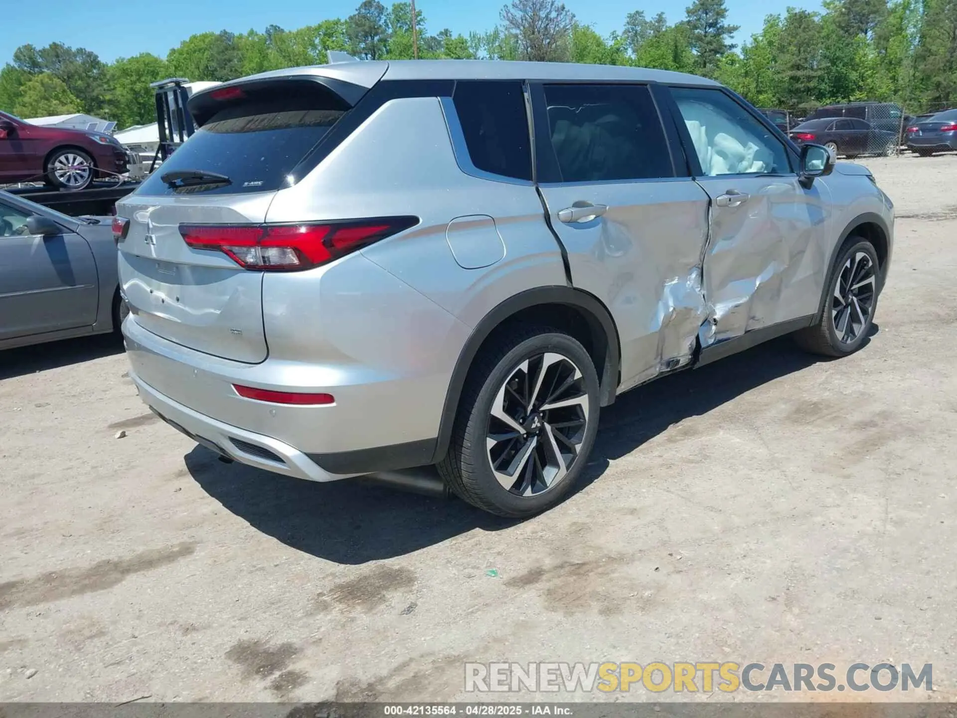 4 Фотография поврежденного автомобиля JA4J4VA89RZ071176 MITSUBISHI OUTLANDER 2024