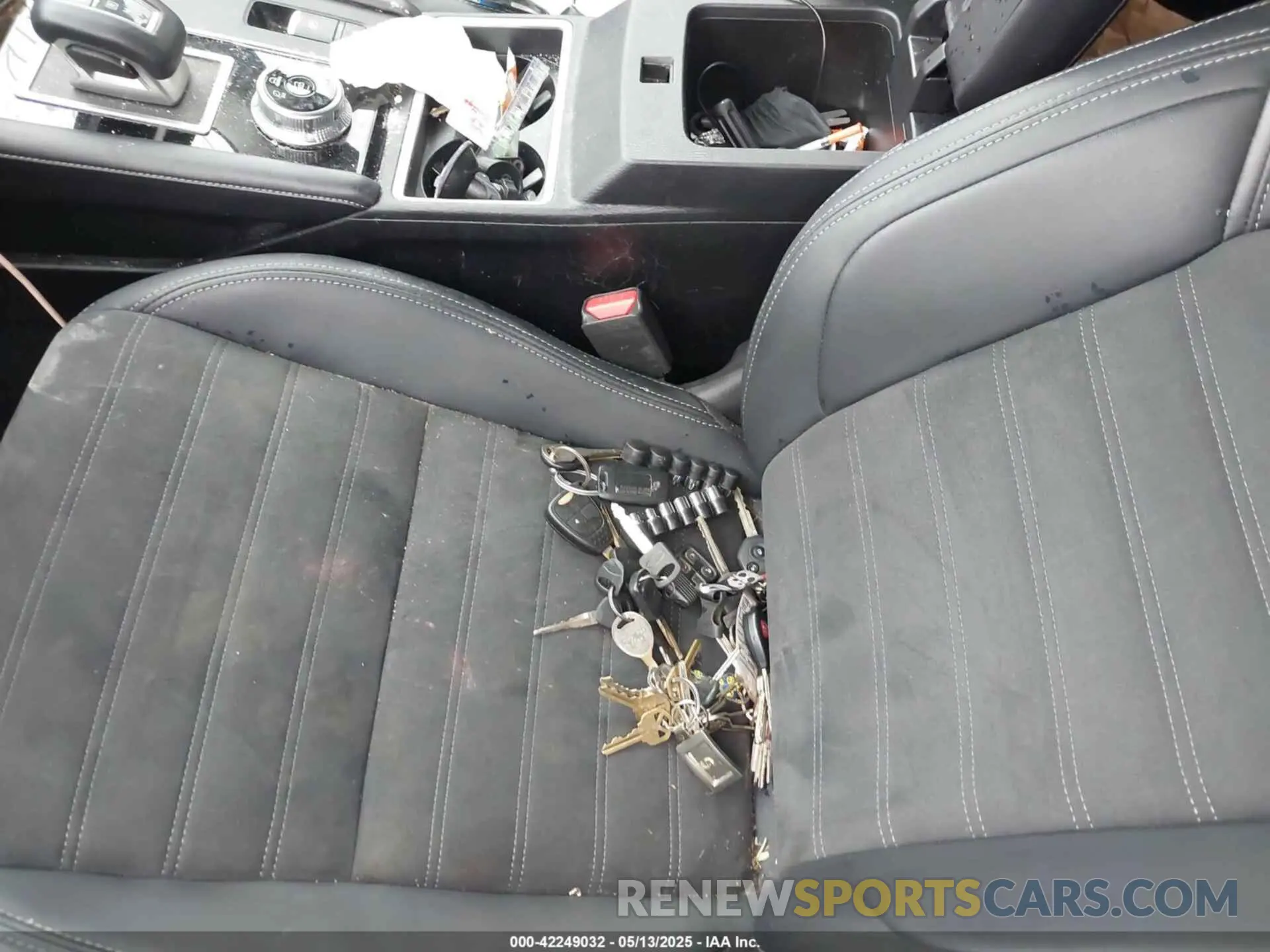 11 Photograph of a damaged car JA4J4VA8XRZ033696 MITSUBISHI OUTLANDER 2024