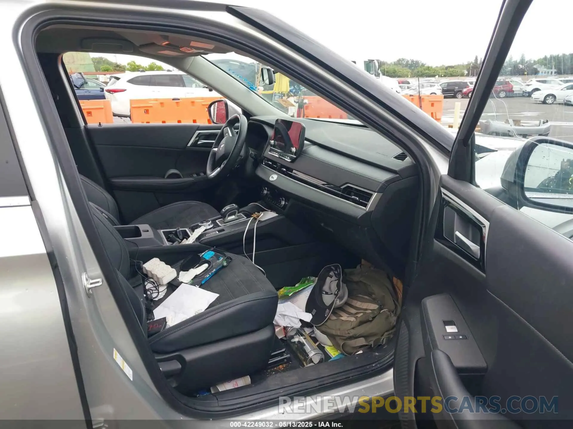 5 Photograph of a damaged car JA4J4VA8XRZ033696 MITSUBISHI OUTLANDER 2024