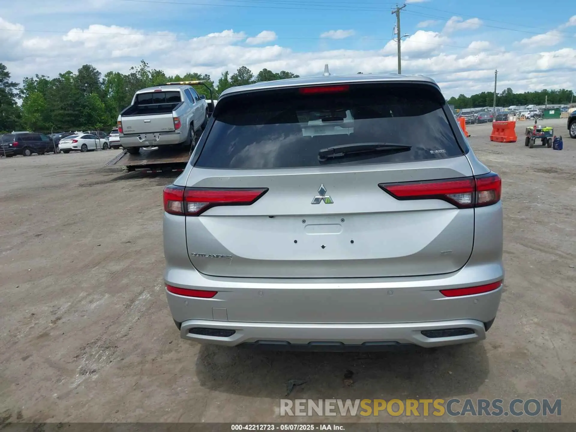 16 Photograph of a damaged car JA4J4VA8XRZ074958 MITSUBISHI OUTLANDER 2024