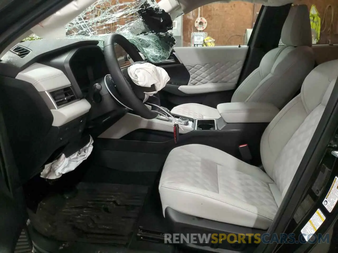 7 Photograph of a damaged car JA4J4WA82RZ038168 MITSUBISHI OUTLANDER 2024
