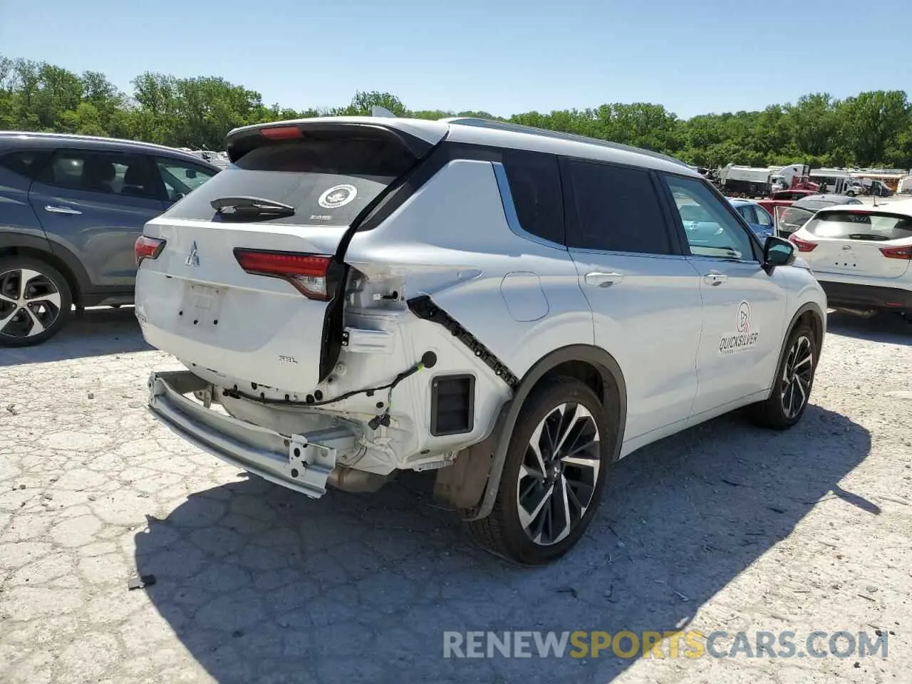 3 Photograph of a damaged car JA4J4WA85RZ079653 MITSUBISHI OUTLANDER 2024