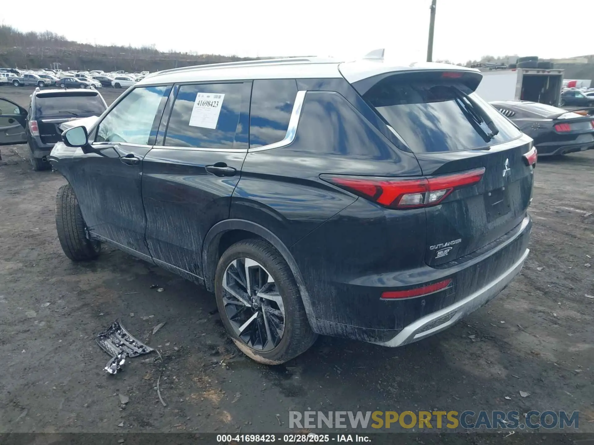 3 Фотография поврежденного автомобиля JA4J4WA86RZ036102 MITSUBISHI OUTLANDER 2024