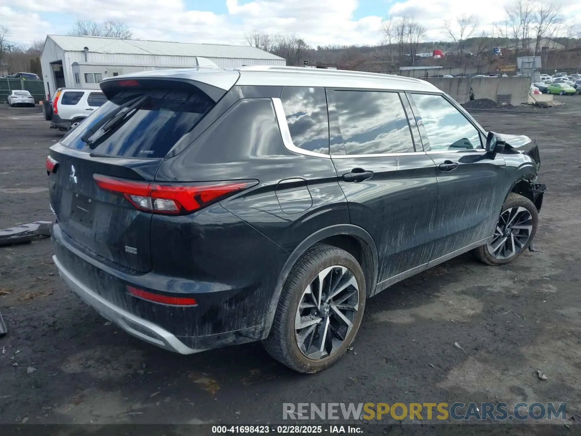 4 Фотография поврежденного автомобиля JA4J4WA86RZ036102 MITSUBISHI OUTLANDER 2024