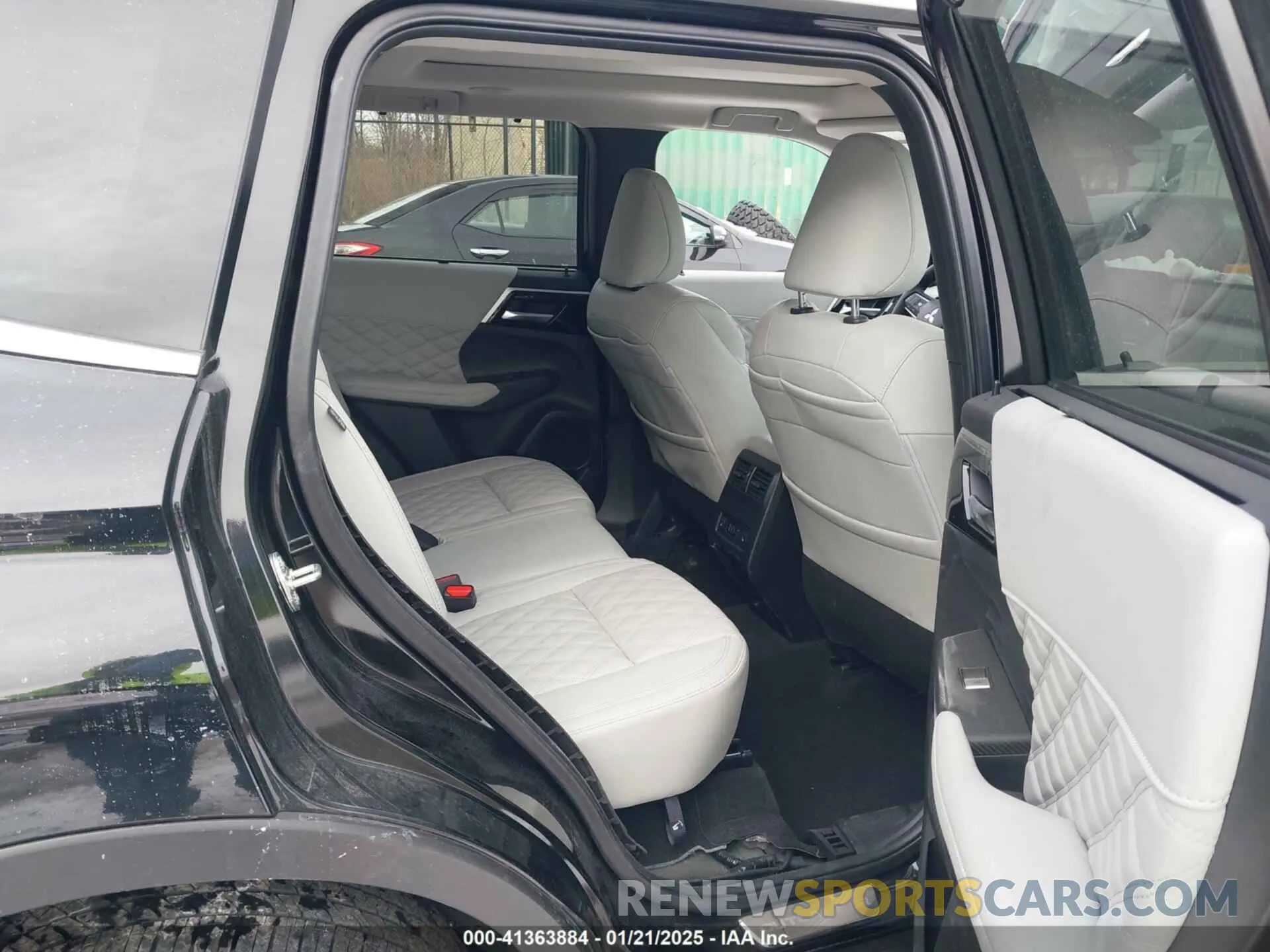 8 Фотография поврежденного автомобиля JA4J4WA87RZ030521 MITSUBISHI OUTLANDER 2024