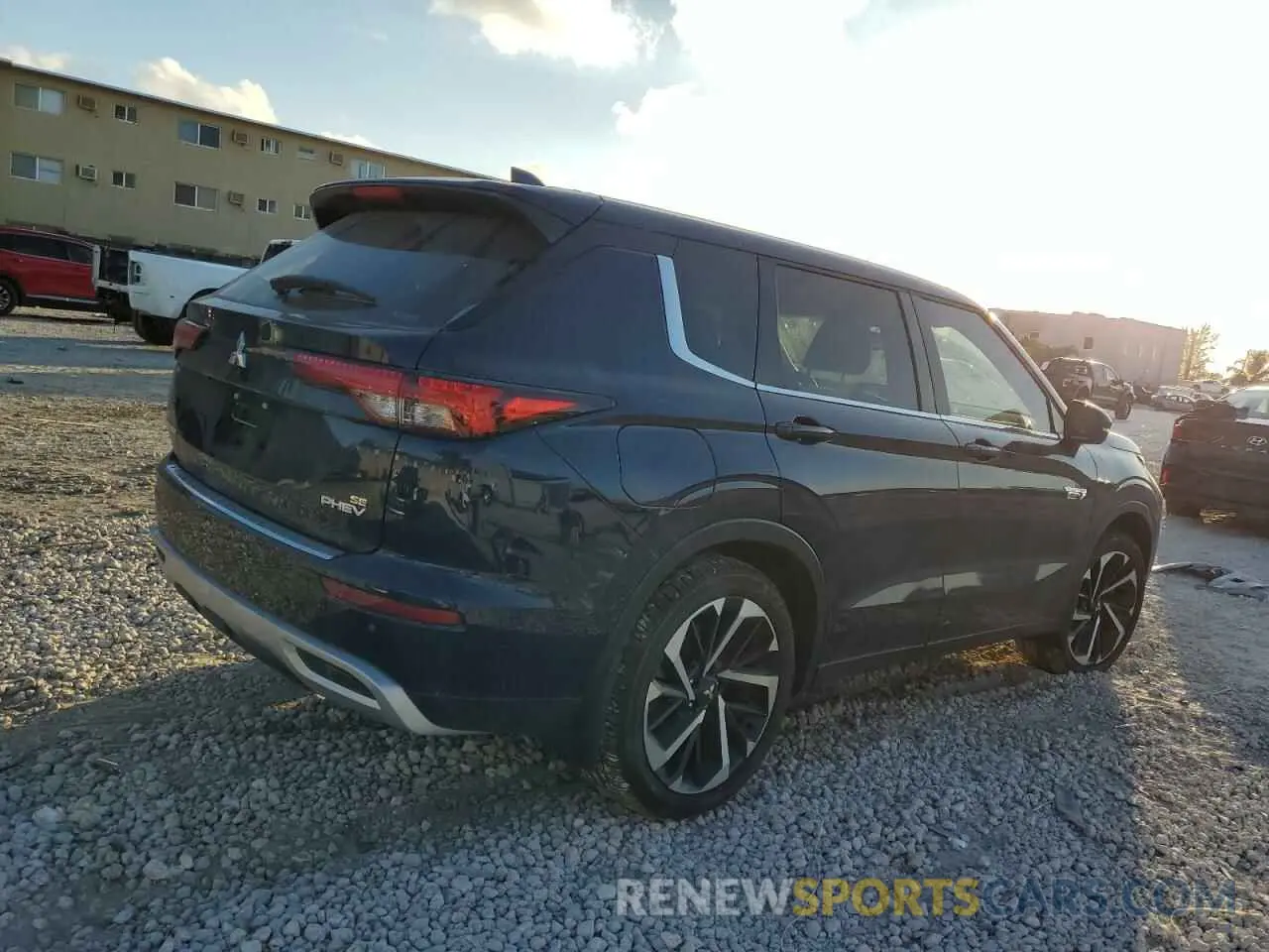 3 Фотография поврежденного автомобиля JA4T5VA97RZ023125 MITSUBISHI OUTLANDER 2024