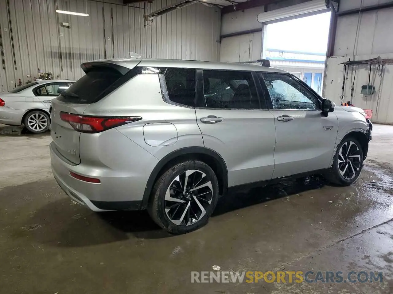 3 Фотография поврежденного автомобиля JA4T5VA9XRZ054594 MITSUBISHI OUTLANDER 2024