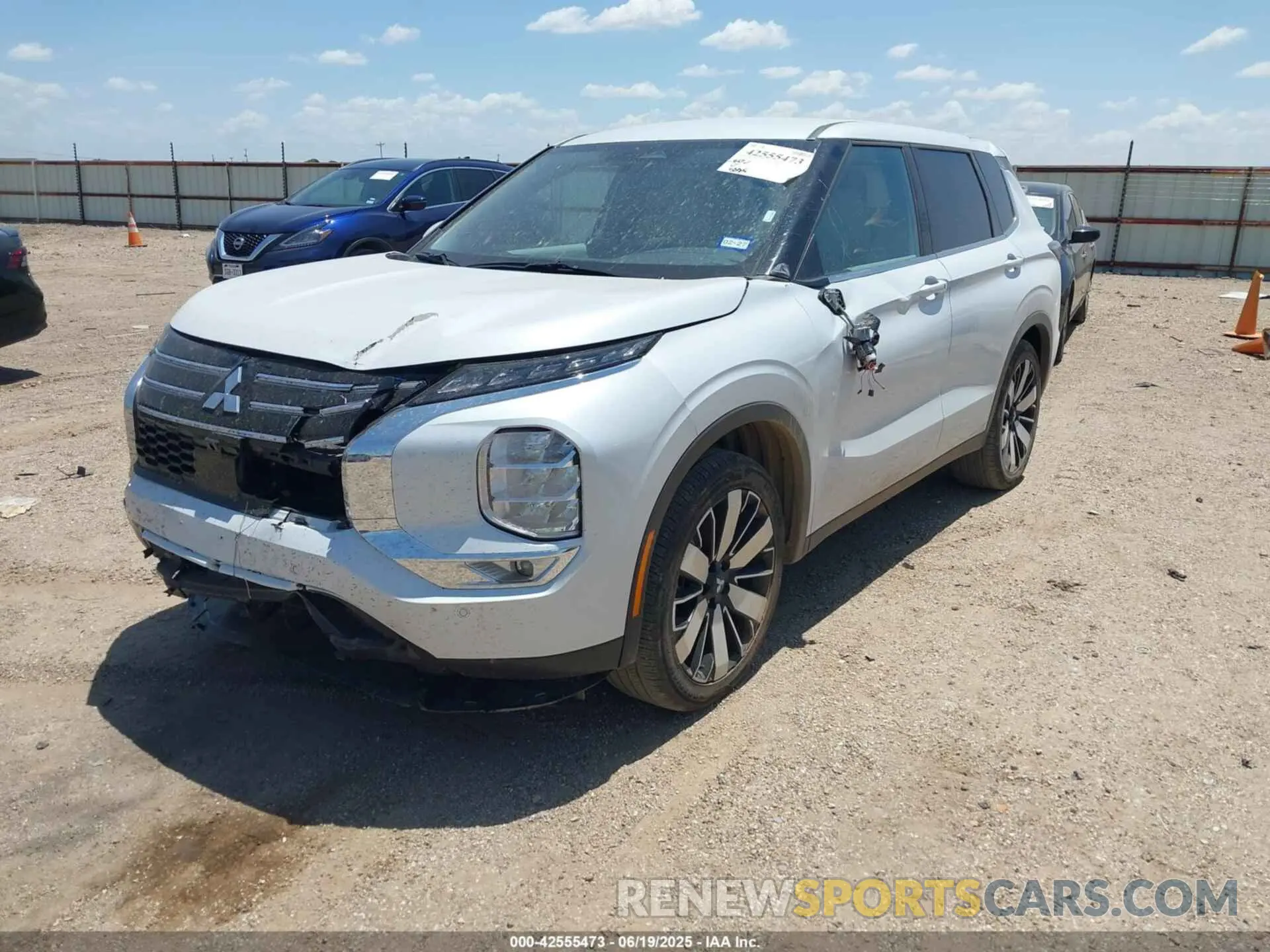 2 Photograph of a damaged car JA4J3VA8XSZ021492 MITSUBISHI OUTLANDER 2025