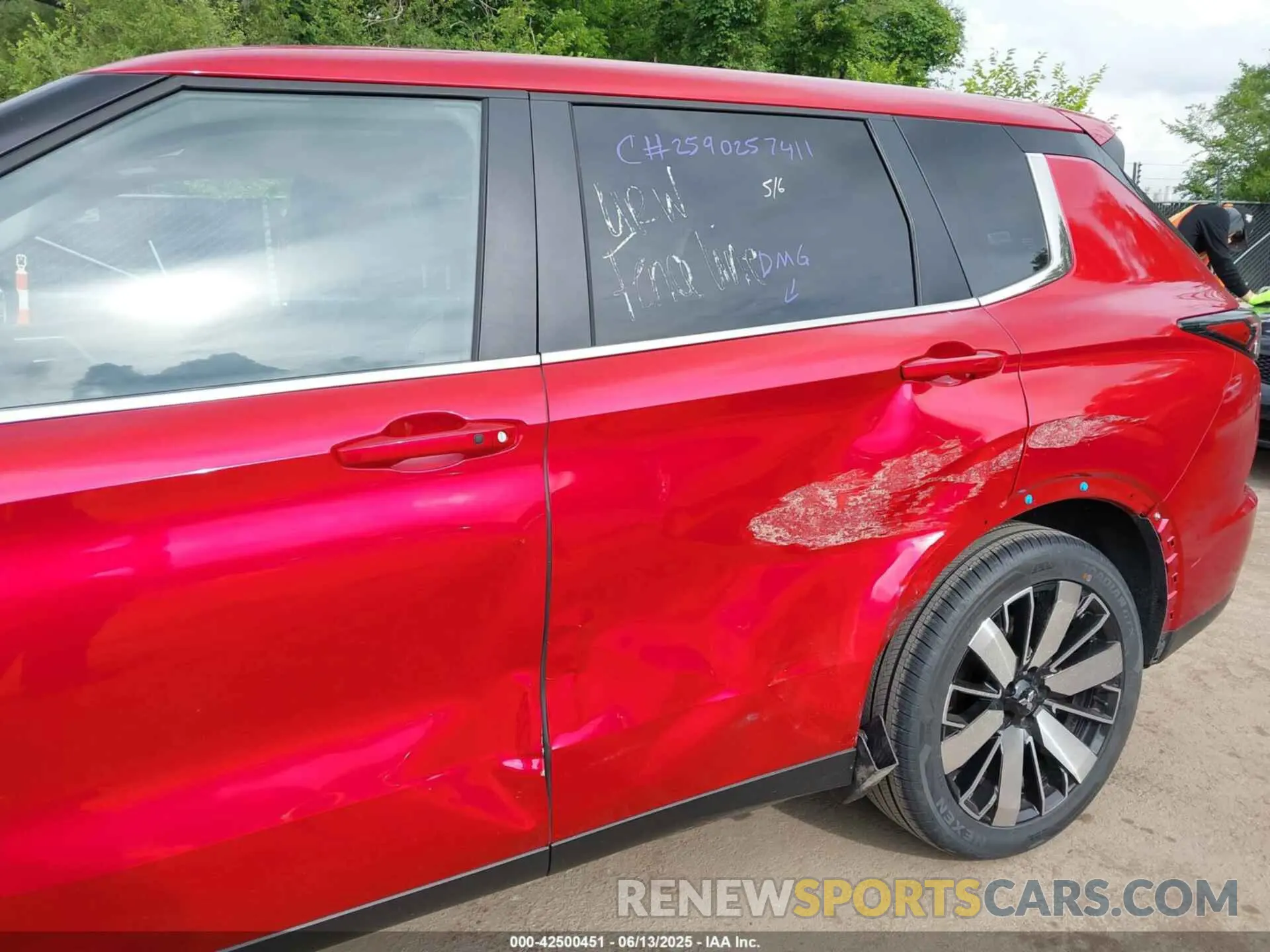 6 Photograph of a damaged car JA4J4VA89SZ012974 MITSUBISHI OUTLANDER 2025