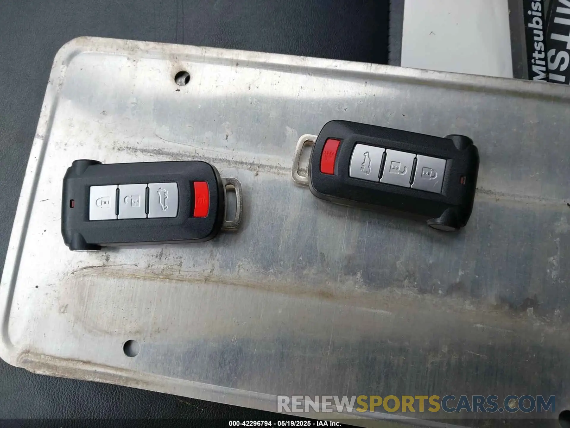 11 Photograph of a damaged car JA4J24A53KZ053560 MITSUBISHI OUTLANDER PHEV 2019