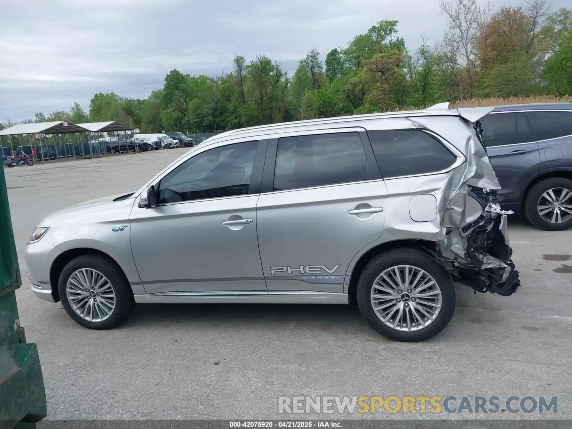 14 Photograph of a damaged car JA4J24A54KZ047069 MITSUBISHI OUTLANDER PHEV 2019