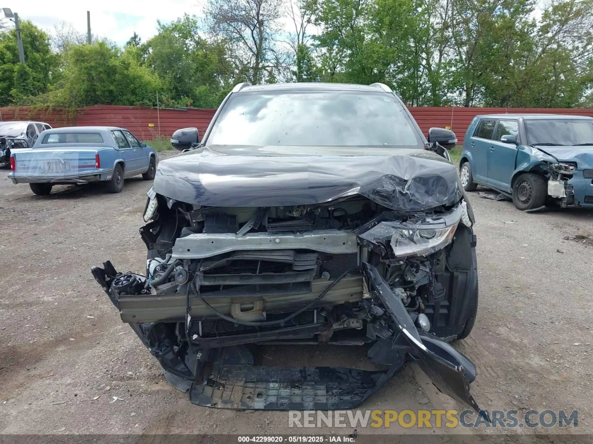 12 Photograph of a damaged car JA4J24A55KZ037103 MITSUBISHI OUTLANDER PHEV 2019