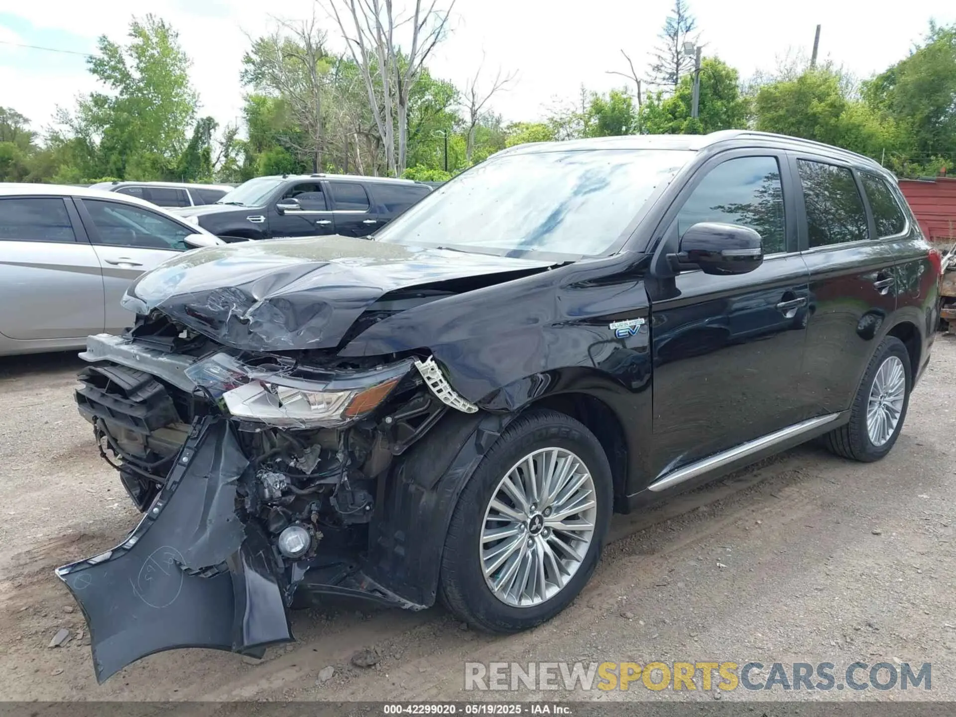 2 Photograph of a damaged car JA4J24A55KZ037103 MITSUBISHI OUTLANDER PHEV 2019