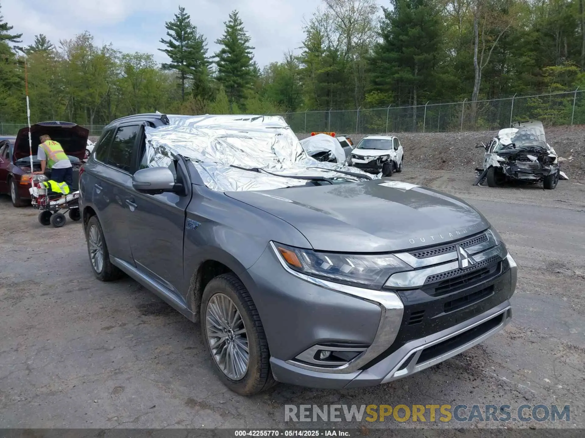 1 Photograph of a damaged car JA4J24A5XKZ051210 MITSUBISHI OUTLANDER PHEV 2019