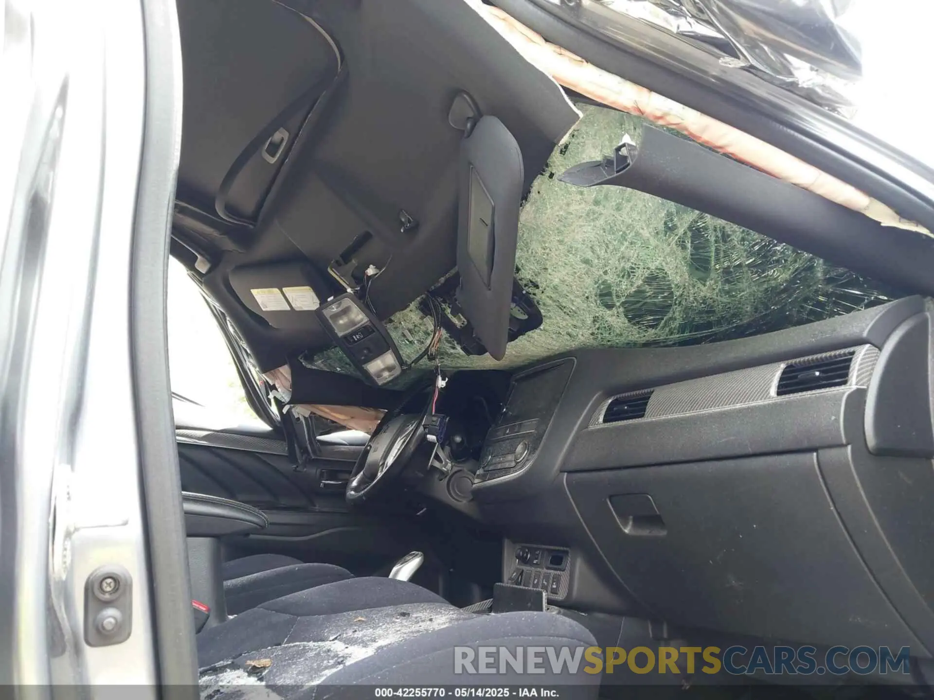 20 Photograph of a damaged car JA4J24A5XKZ051210 MITSUBISHI OUTLANDER PHEV 2019